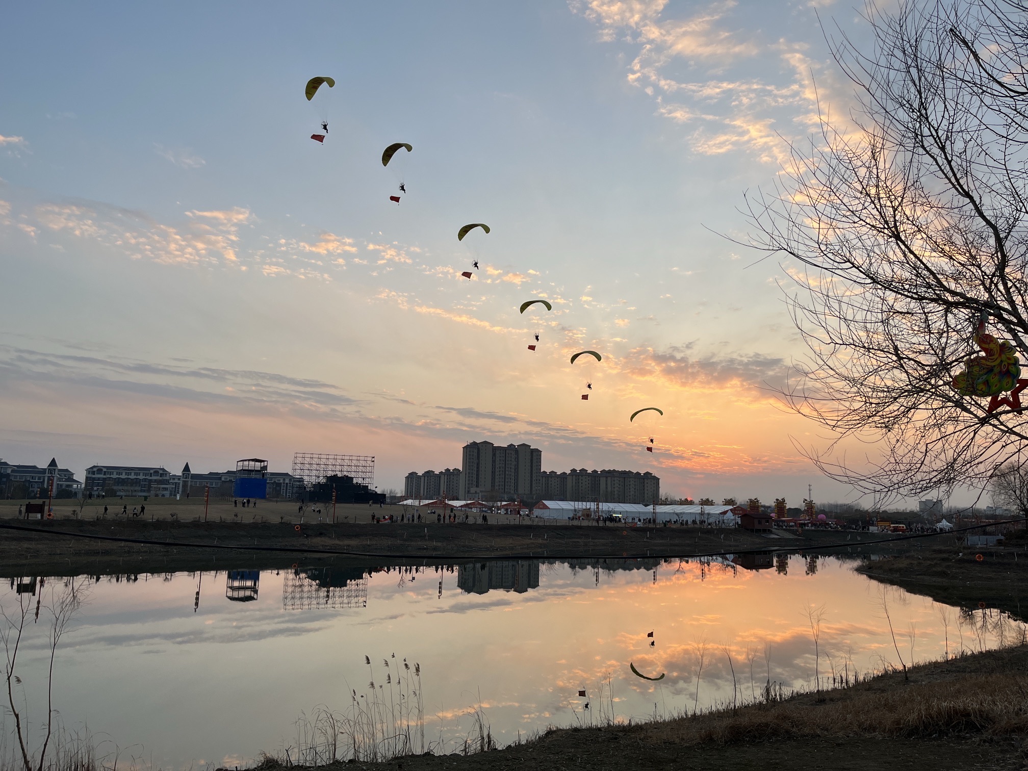 七彩幻城景区旅行图片 1