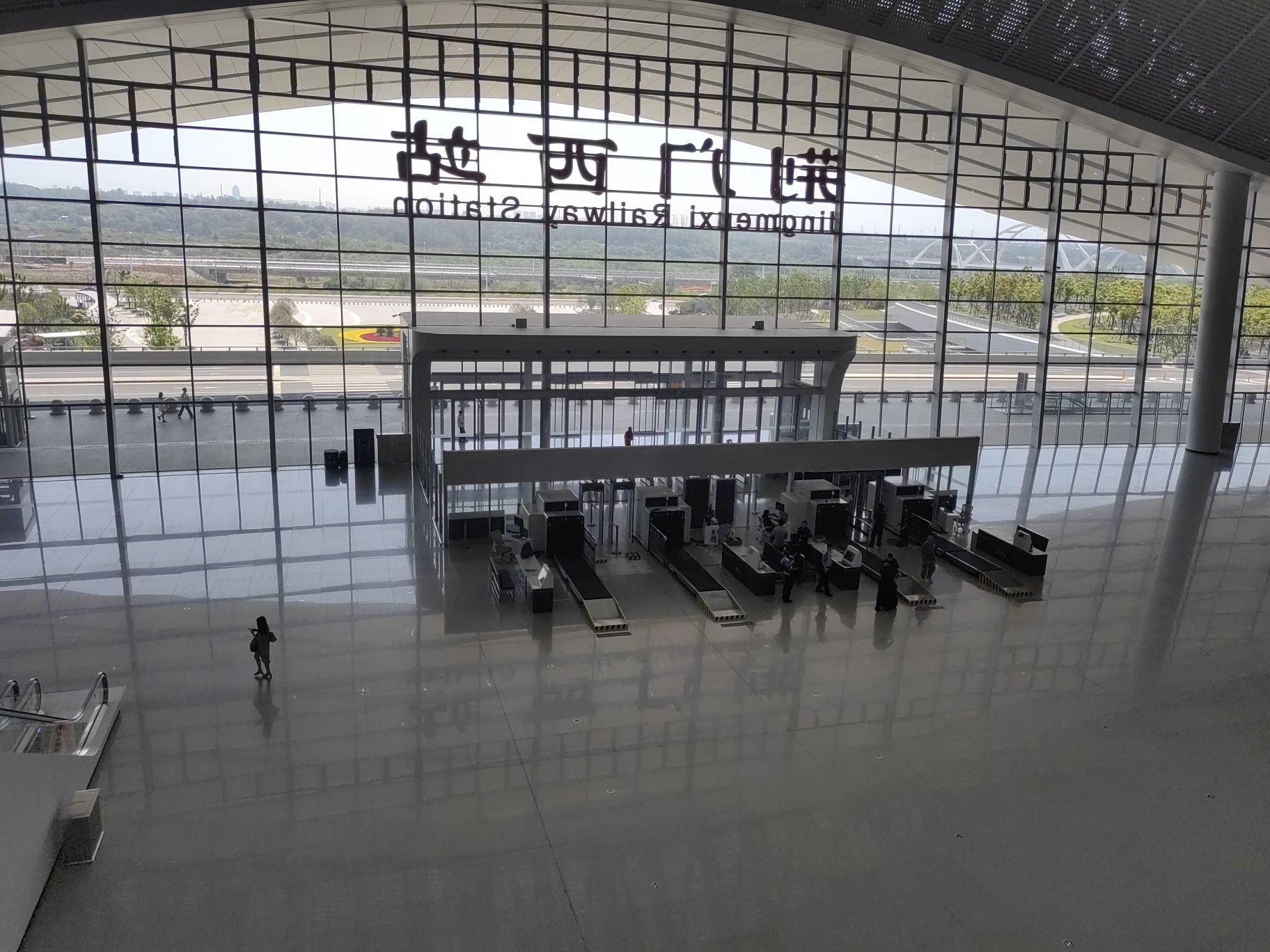 荆门西站东广场停车场(东入口)