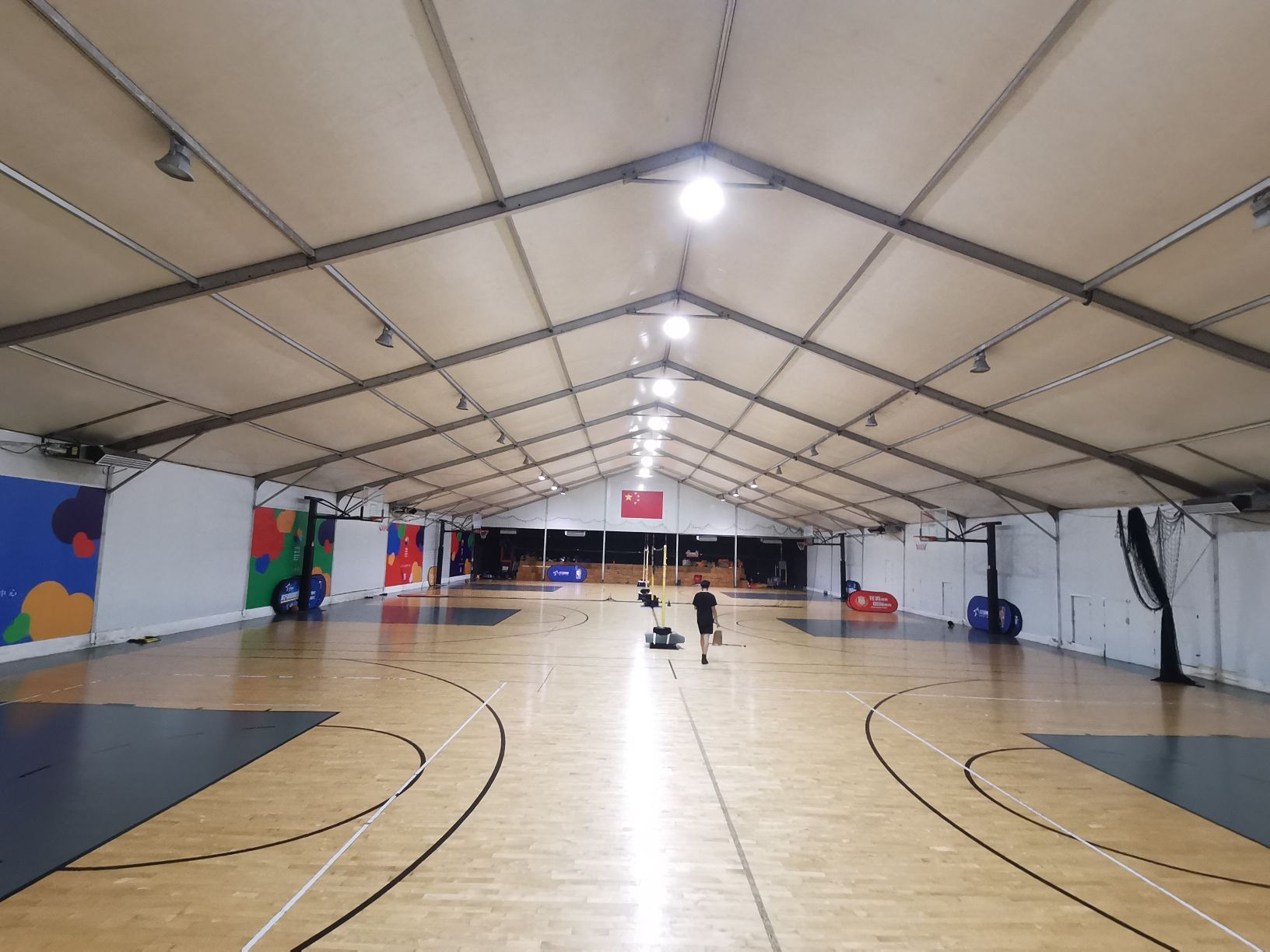 场地封面-丽都篮球中心
