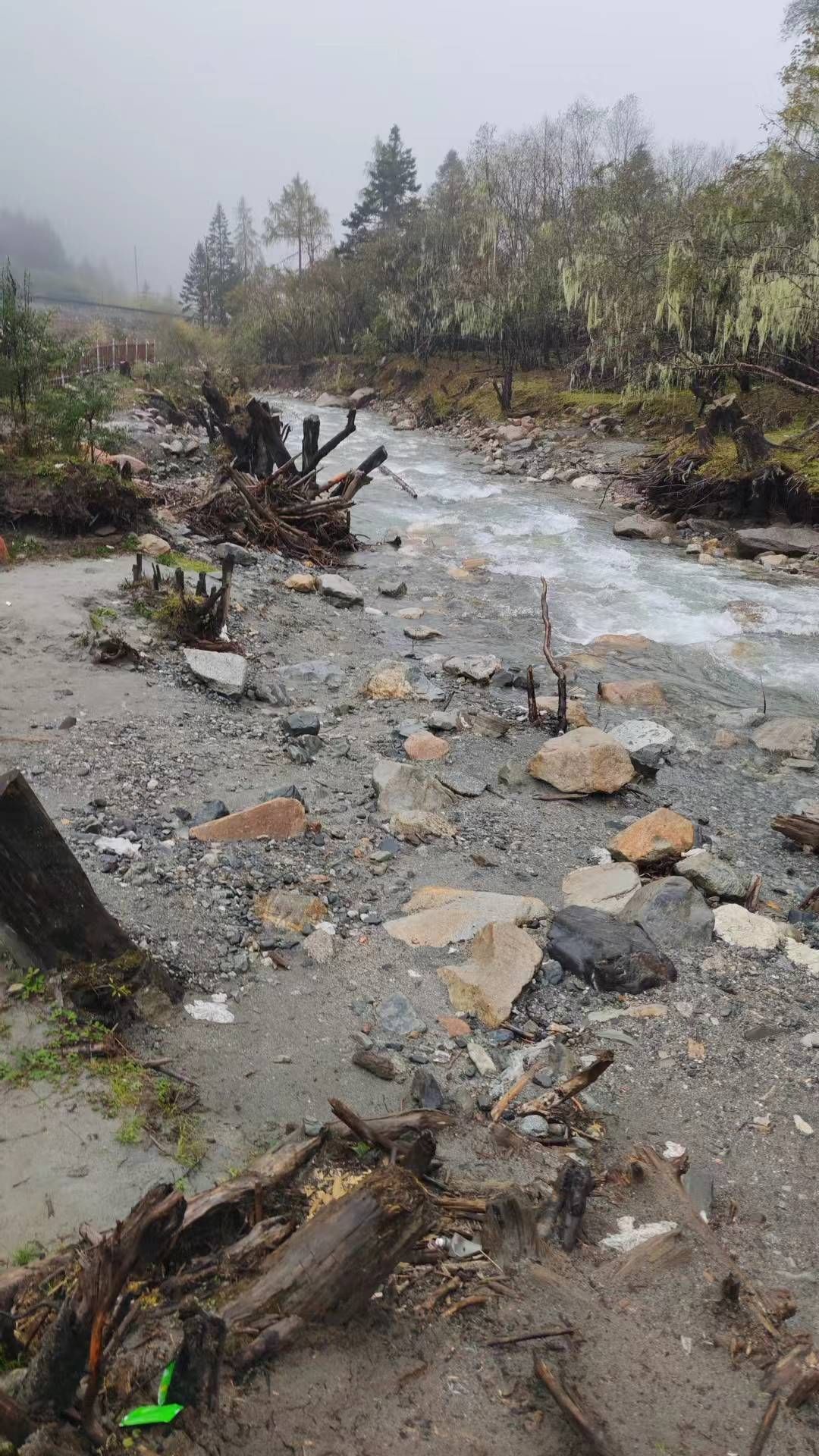 理小路雷神王网红瀑布旅行图片 2