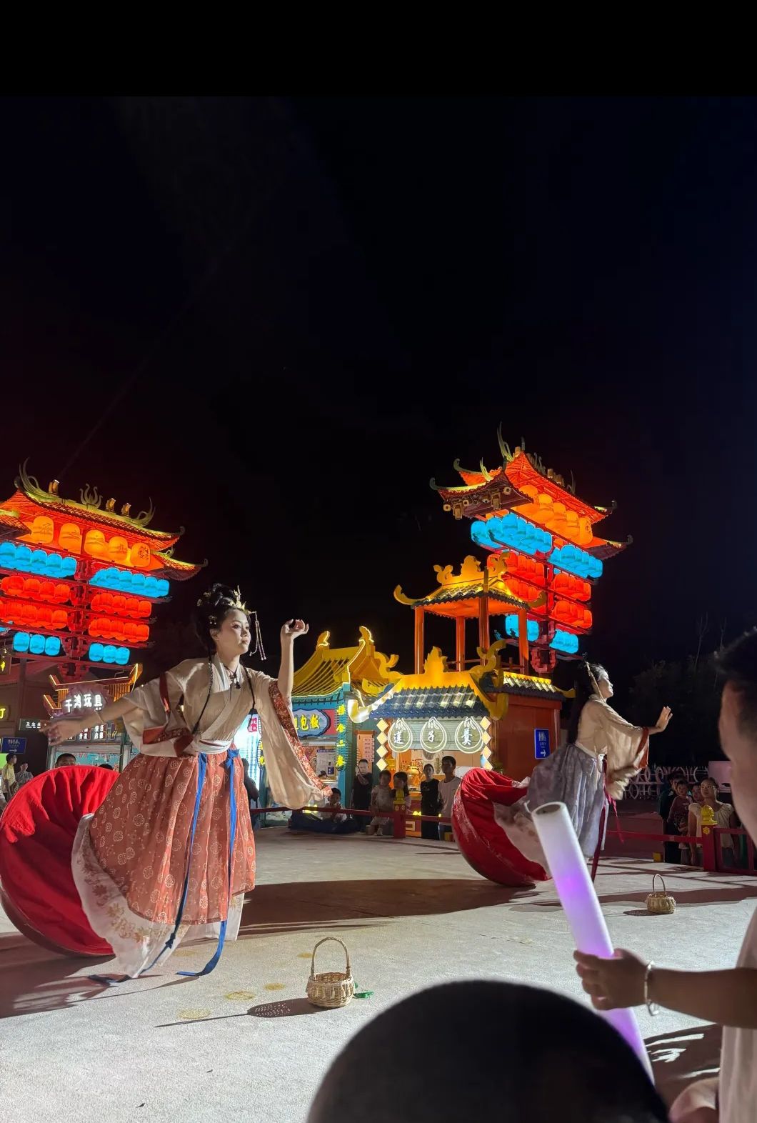 九江不夜城大广场旅行图片 3