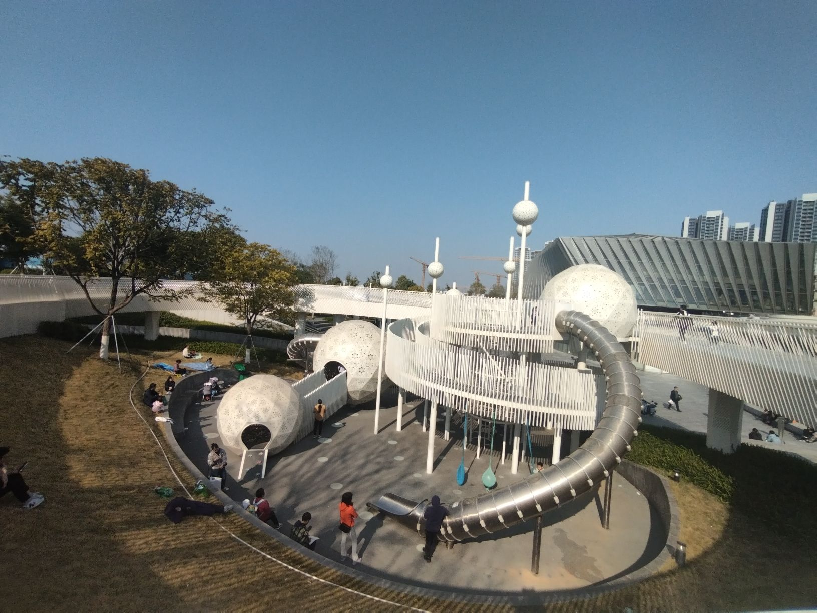 场地封面-白色星球乐园