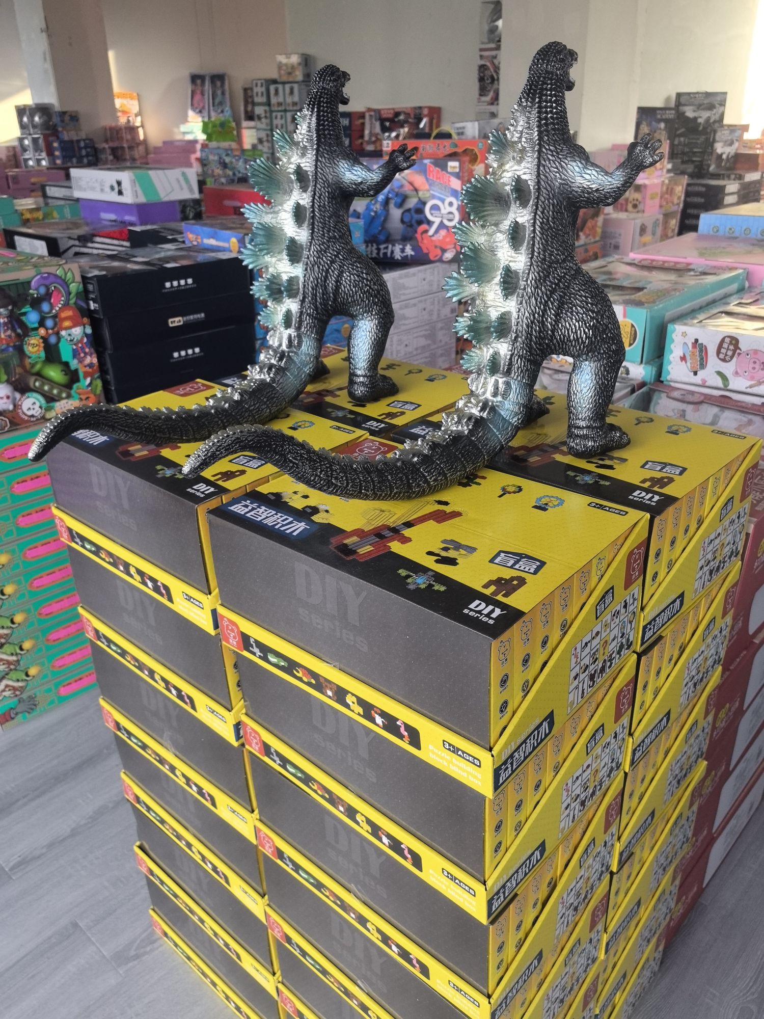 星源玩具批发城