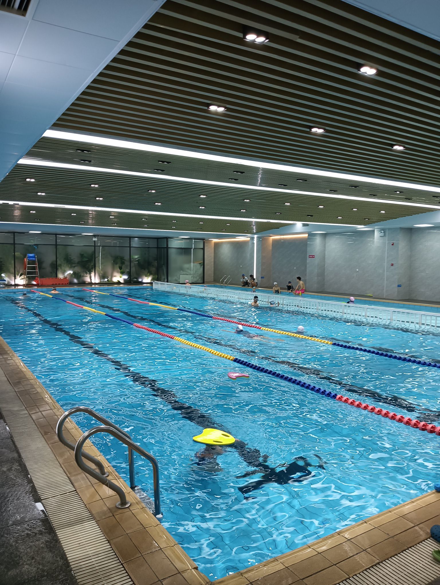 场地封面-尚体游泳健身