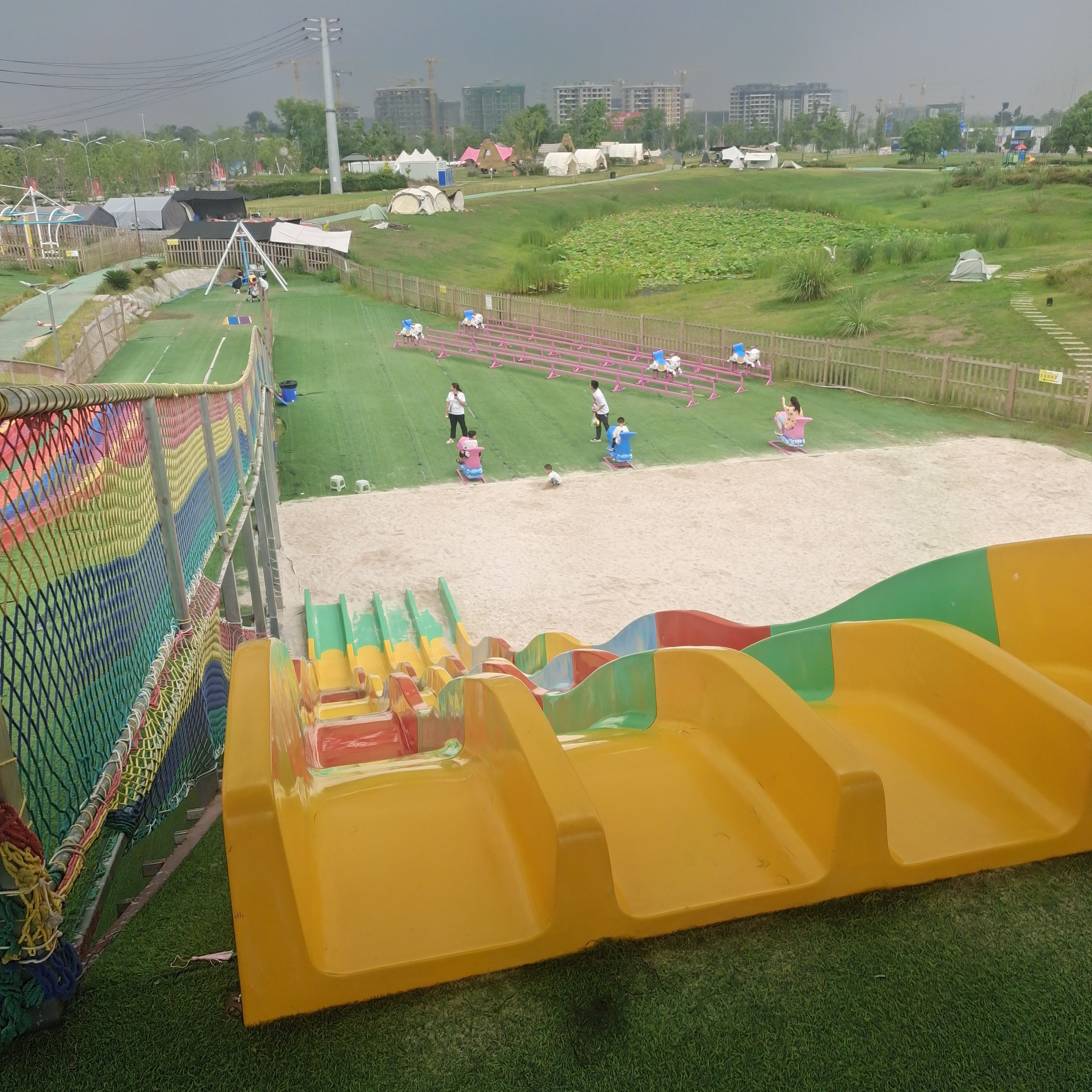 赞萌童亲子乐园