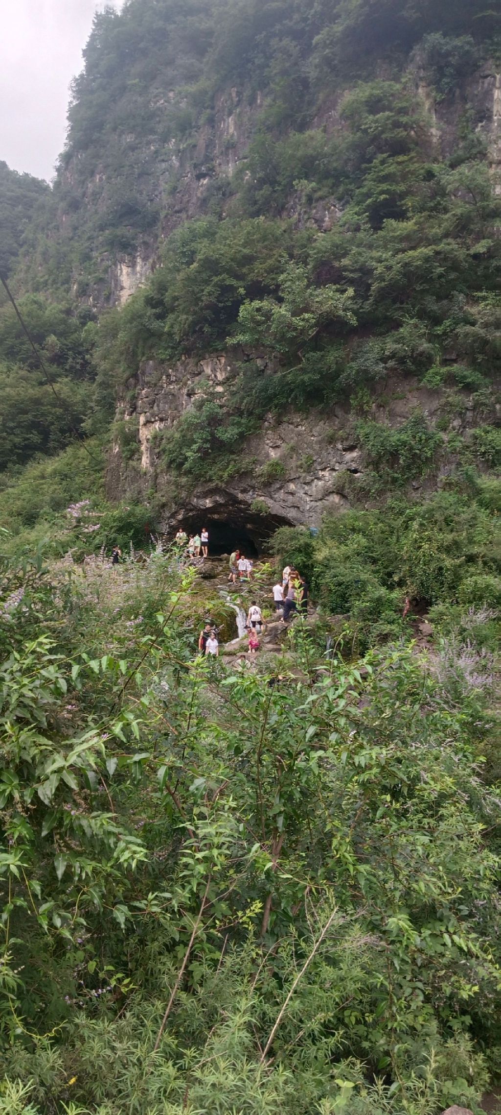 山洞旅行图片 1