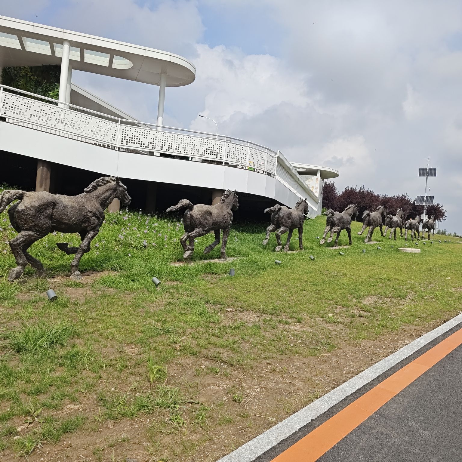 万马奔腾雕塑旅行图片 2