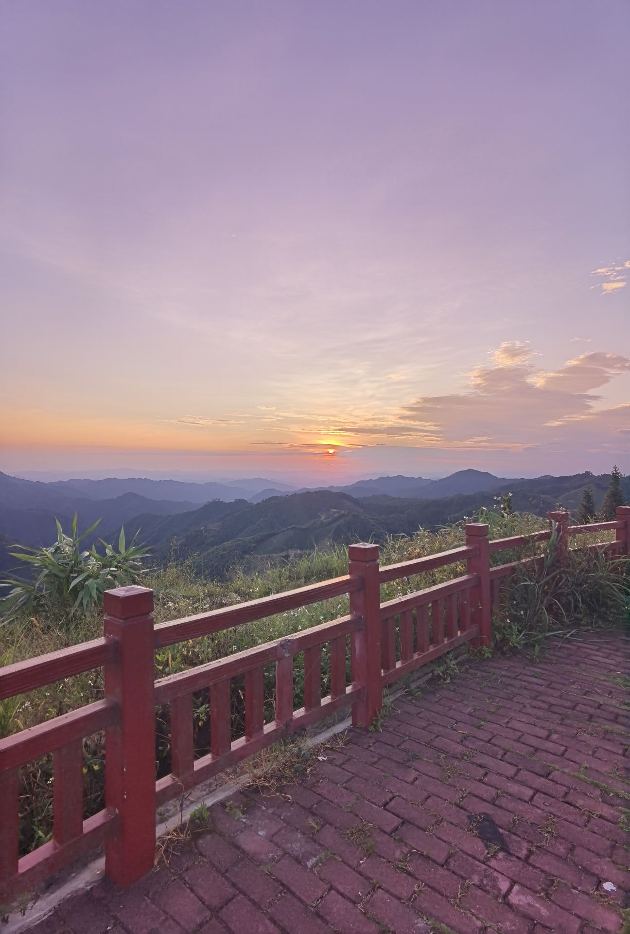 六堡山坪村山上19井风车旅行图片 2