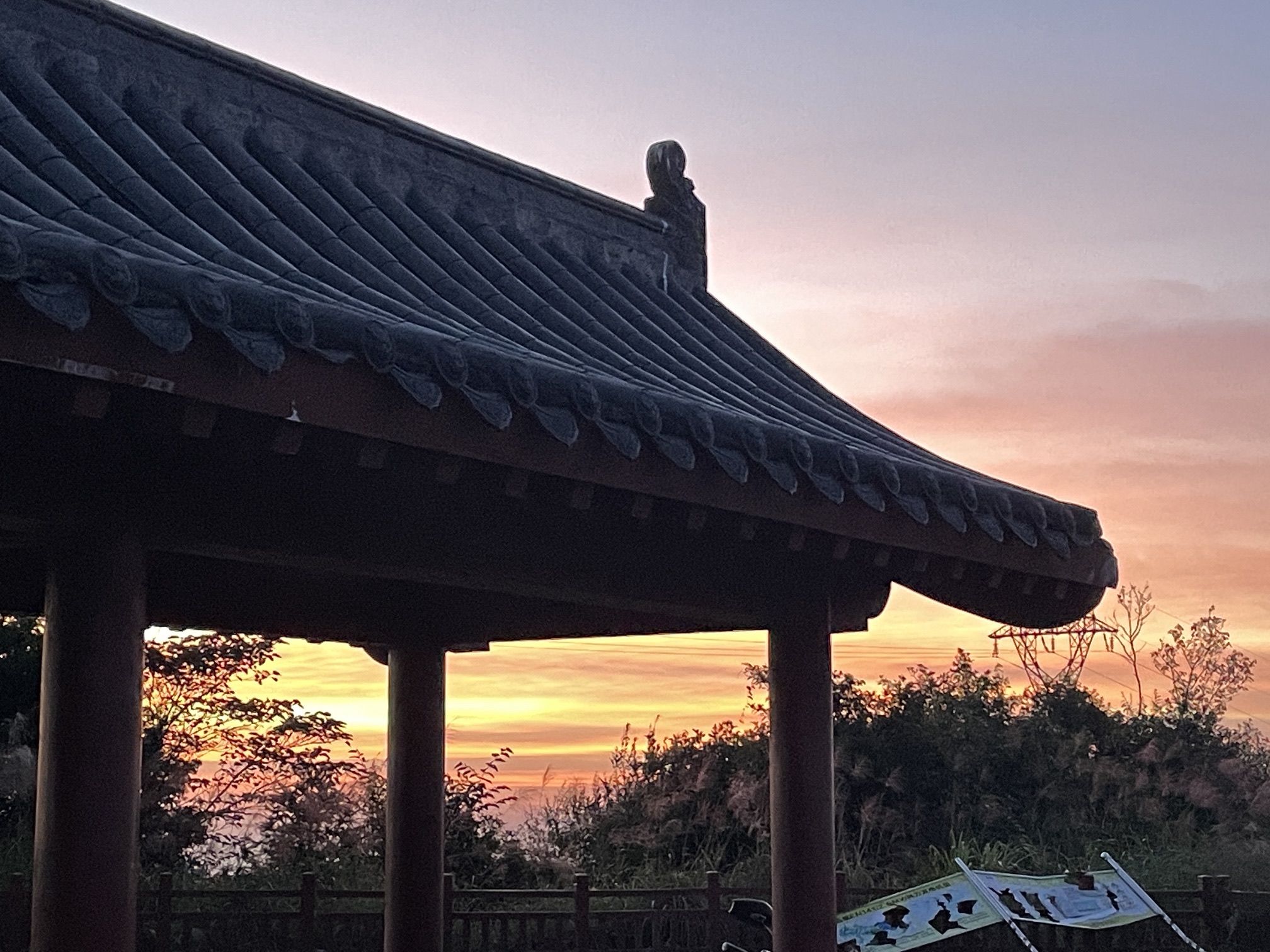 六堡山坪村山上19井风车旅行图片 2