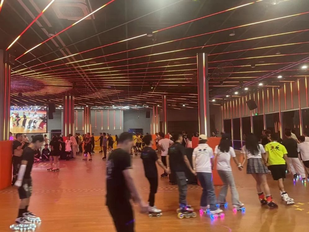 场地封面-广州W轮滑park溜冰场