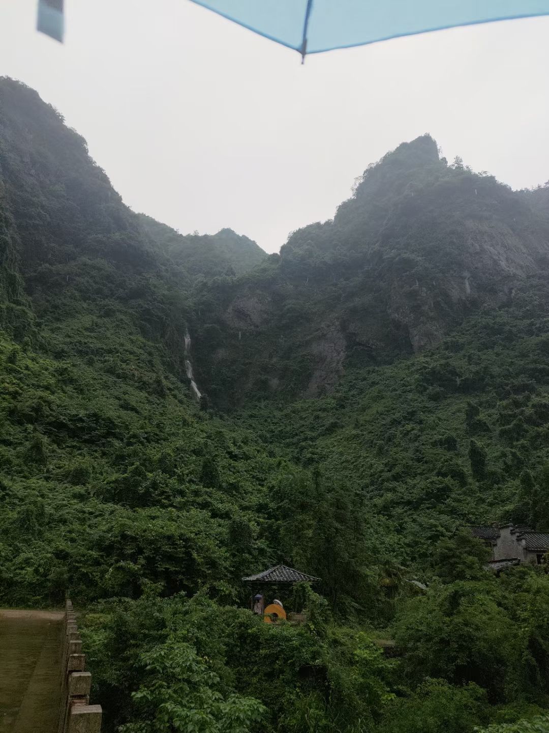 佛岩飞瀑旅行图片 1