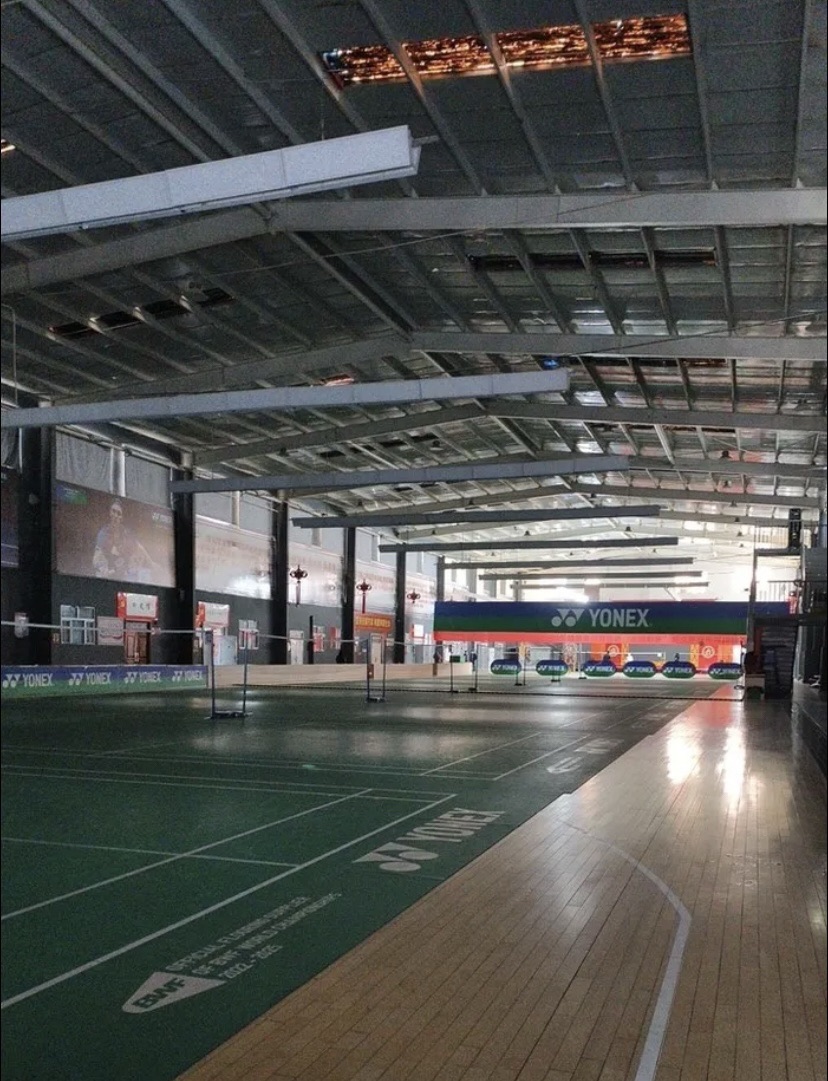 喀什尤尼克斯羽毛球主题馆