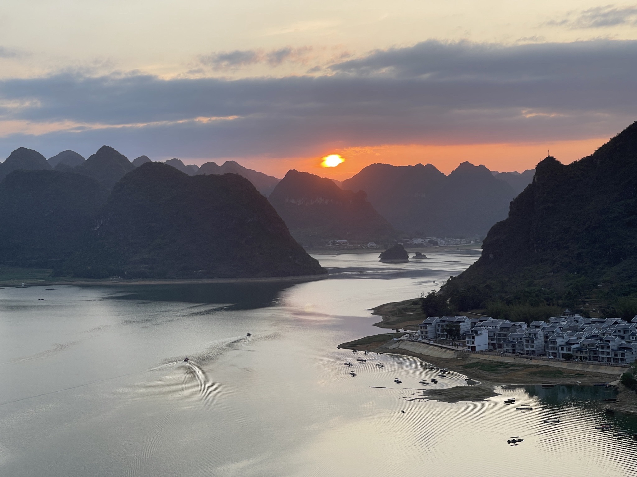 岜旗观景亭旅行图片 1