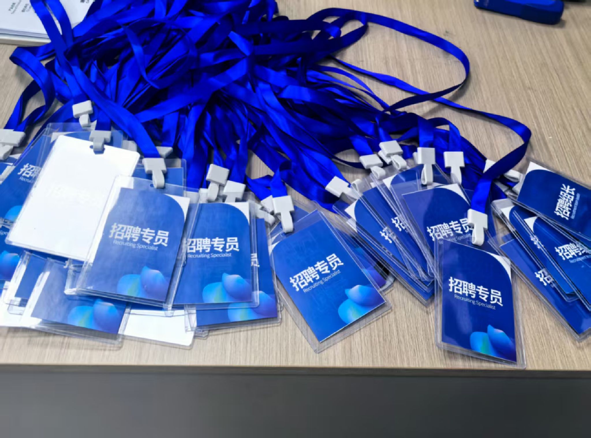 亿佳图文广告·胶装·喷绘·招牌·发光字·灯箱·横幅锦旗制作