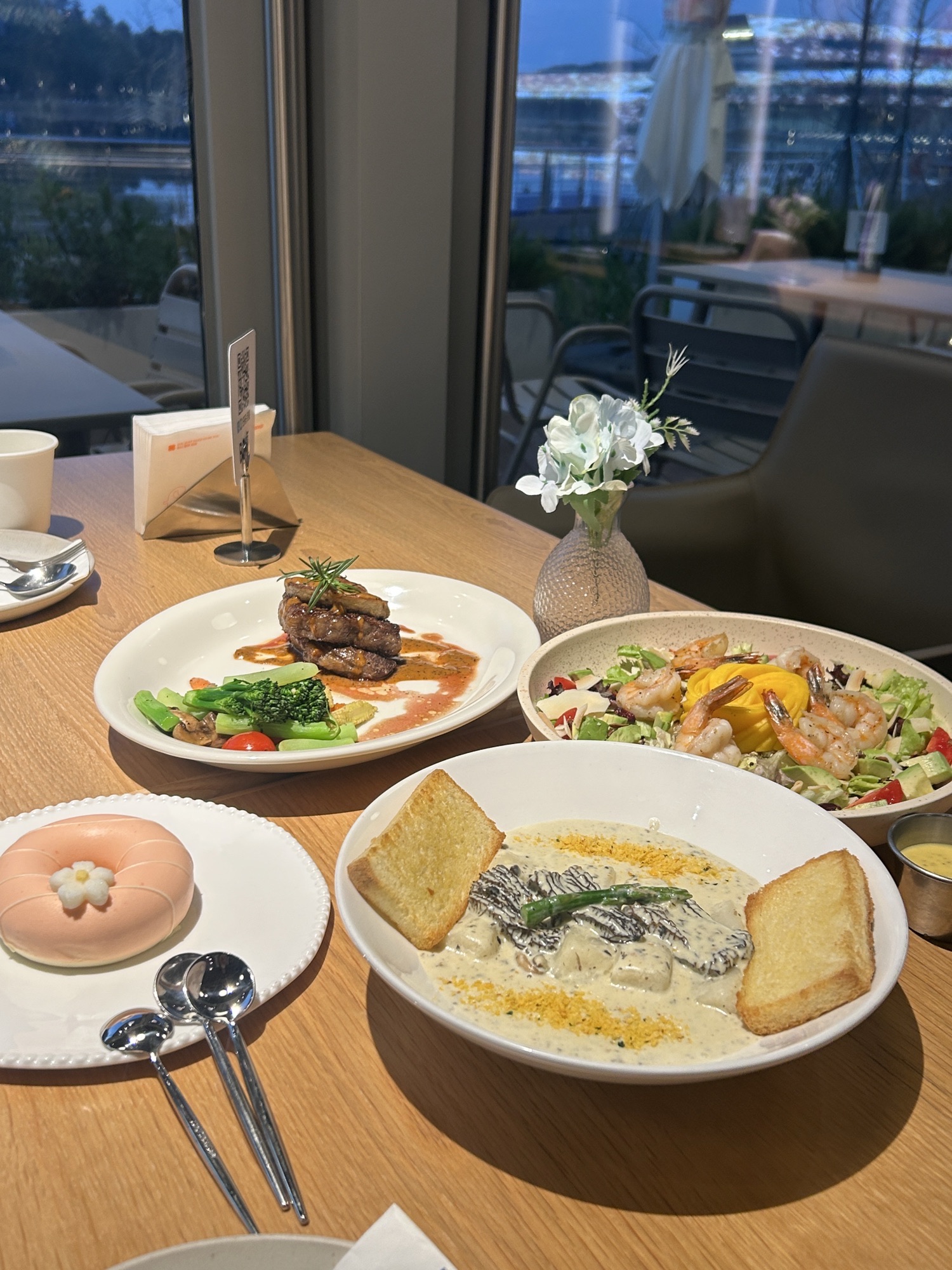 fein绯咖啡·coffee&bistro(狮山文化广场店) · Suzhou