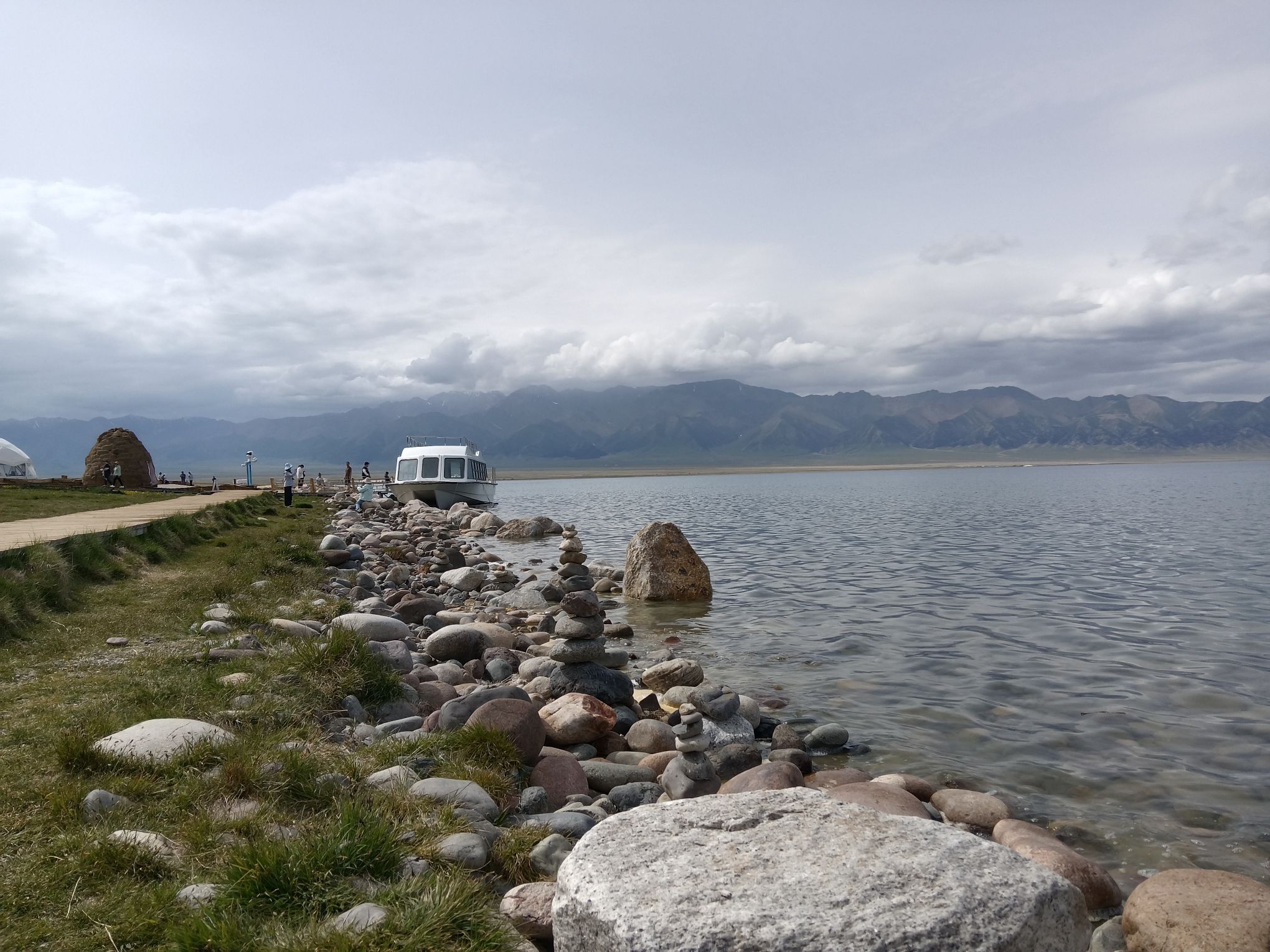 赛里木湖鑫鑫露营基地(景区内)