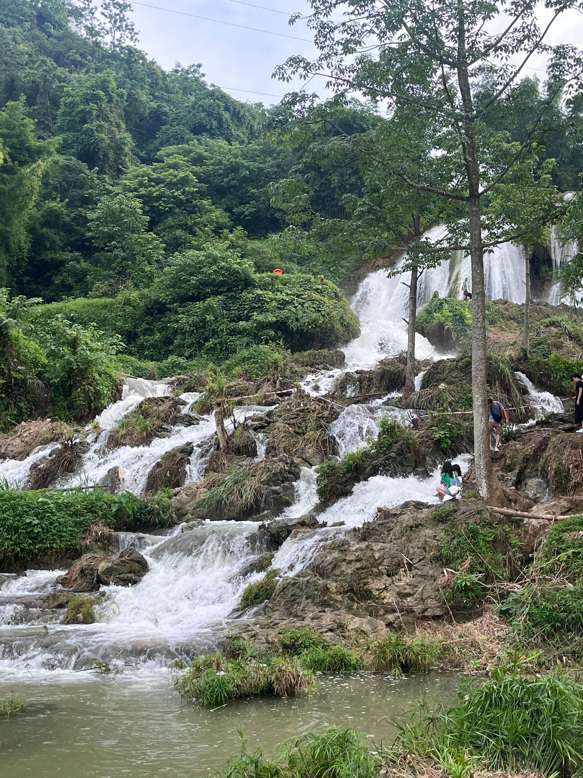 隆安岜岑瀑布旅行图片 2