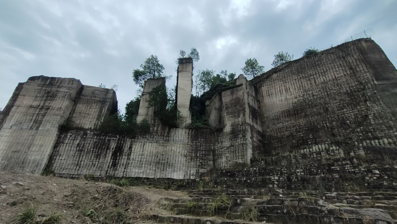 郑弄石窟旅行图片