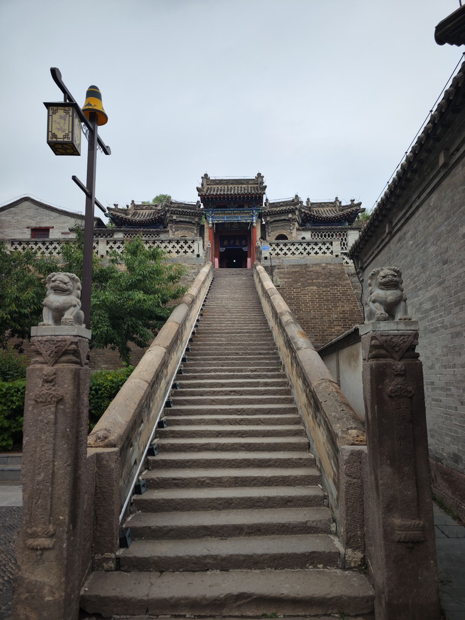 大境门景区-关岳庙