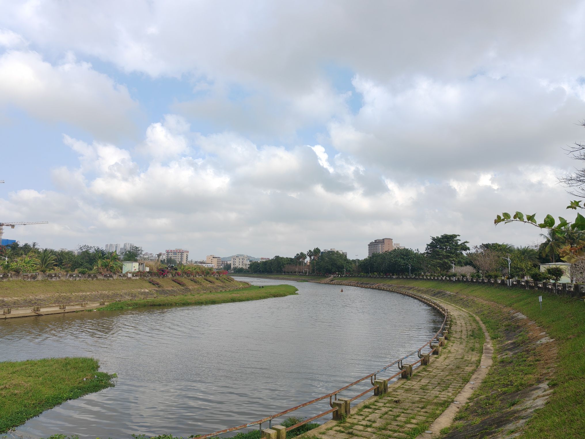 仁里河带状公园