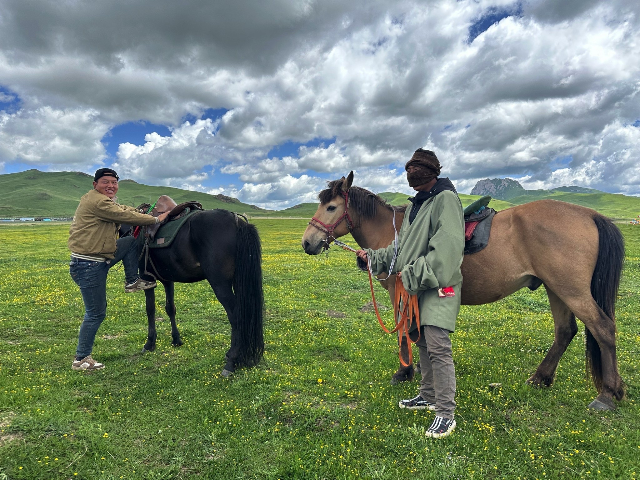若尔盖黑拉骑马场