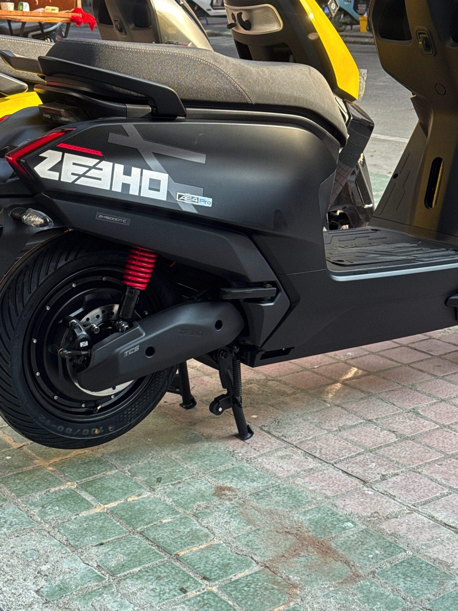 ZEEHO极核电动(感城感恩大道店)