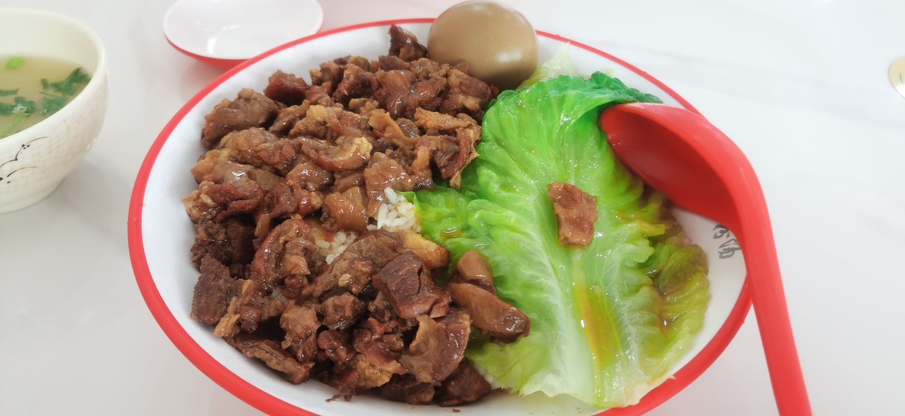 鸿旺鲜煮猪杂粉汤