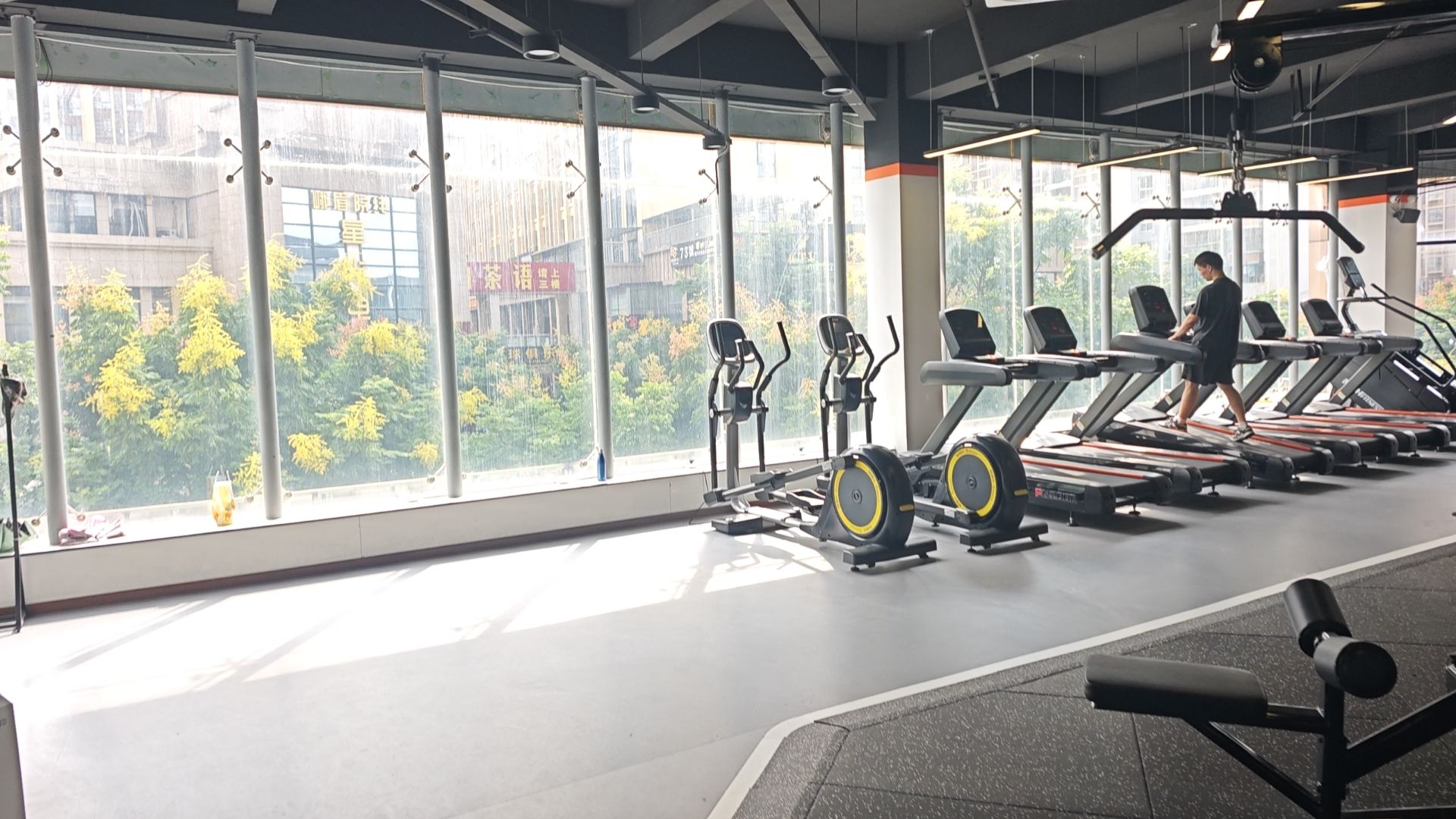 场地封面-拾铁兽共享健身(新都石大店)