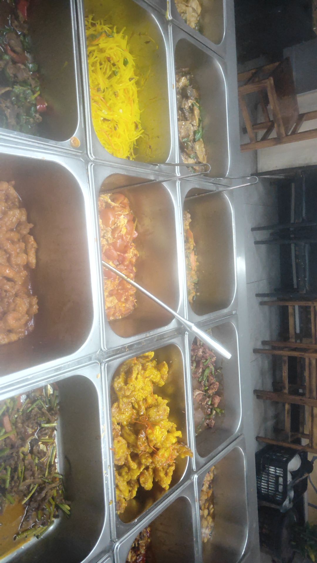 嘎嘎香东北老饭盒(琼山师大店)