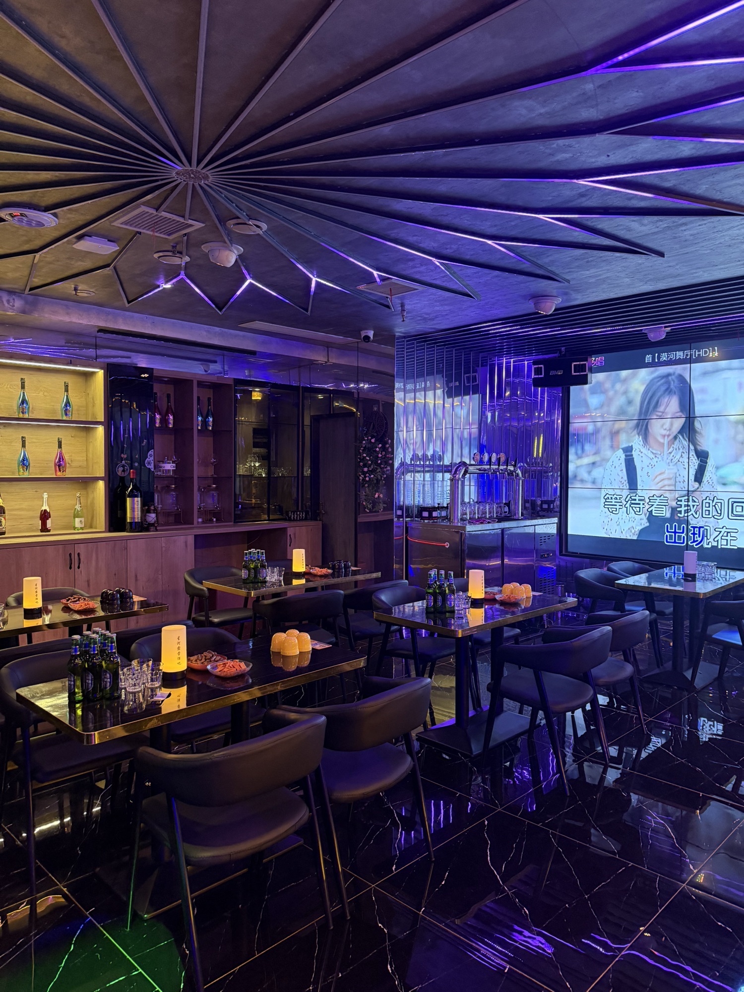 场地封面-星河露营民谣酒馆(汉阳华发未来荟店)