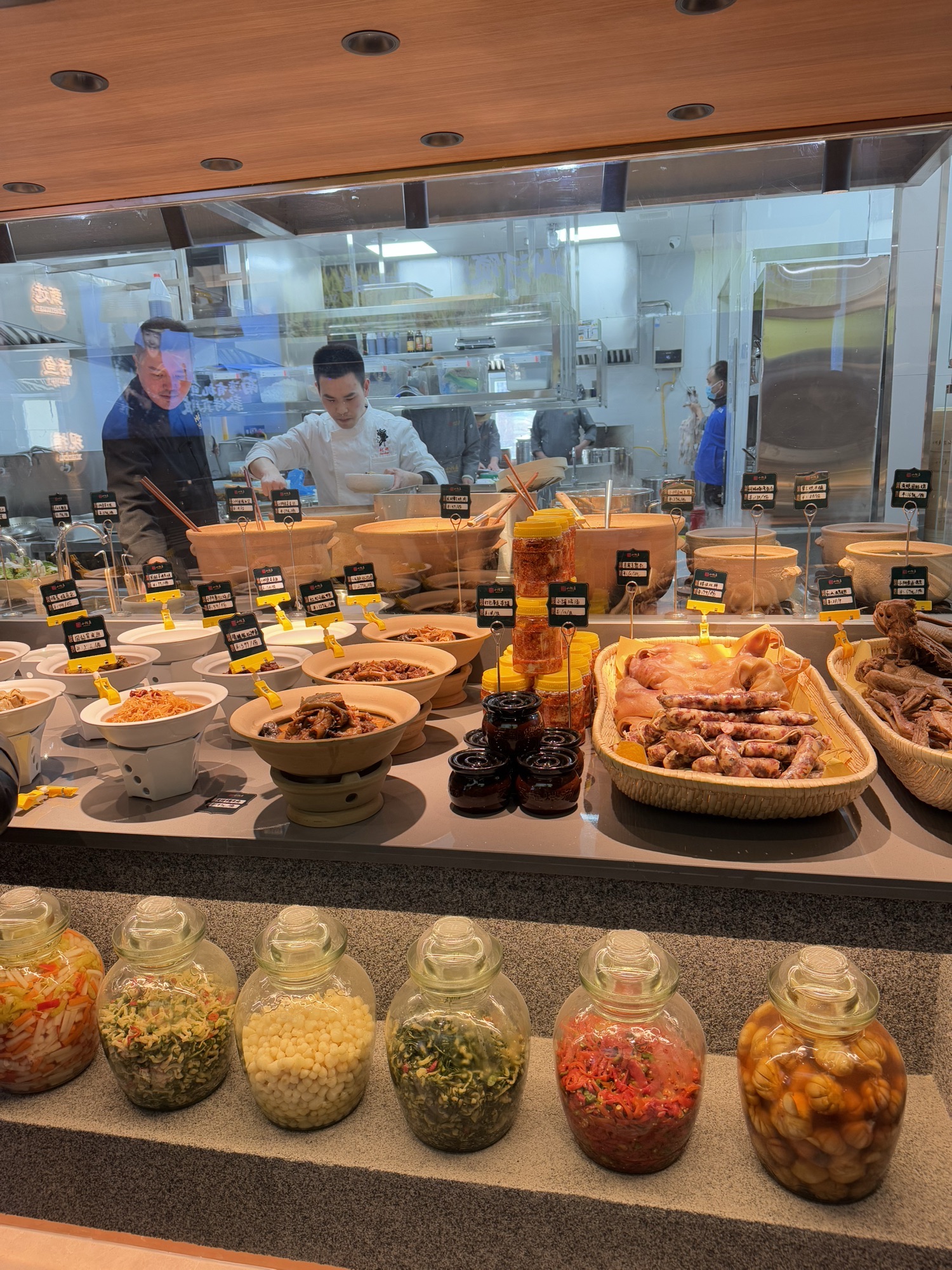 小阿勇信阳民间菜(秋澄街一店)
