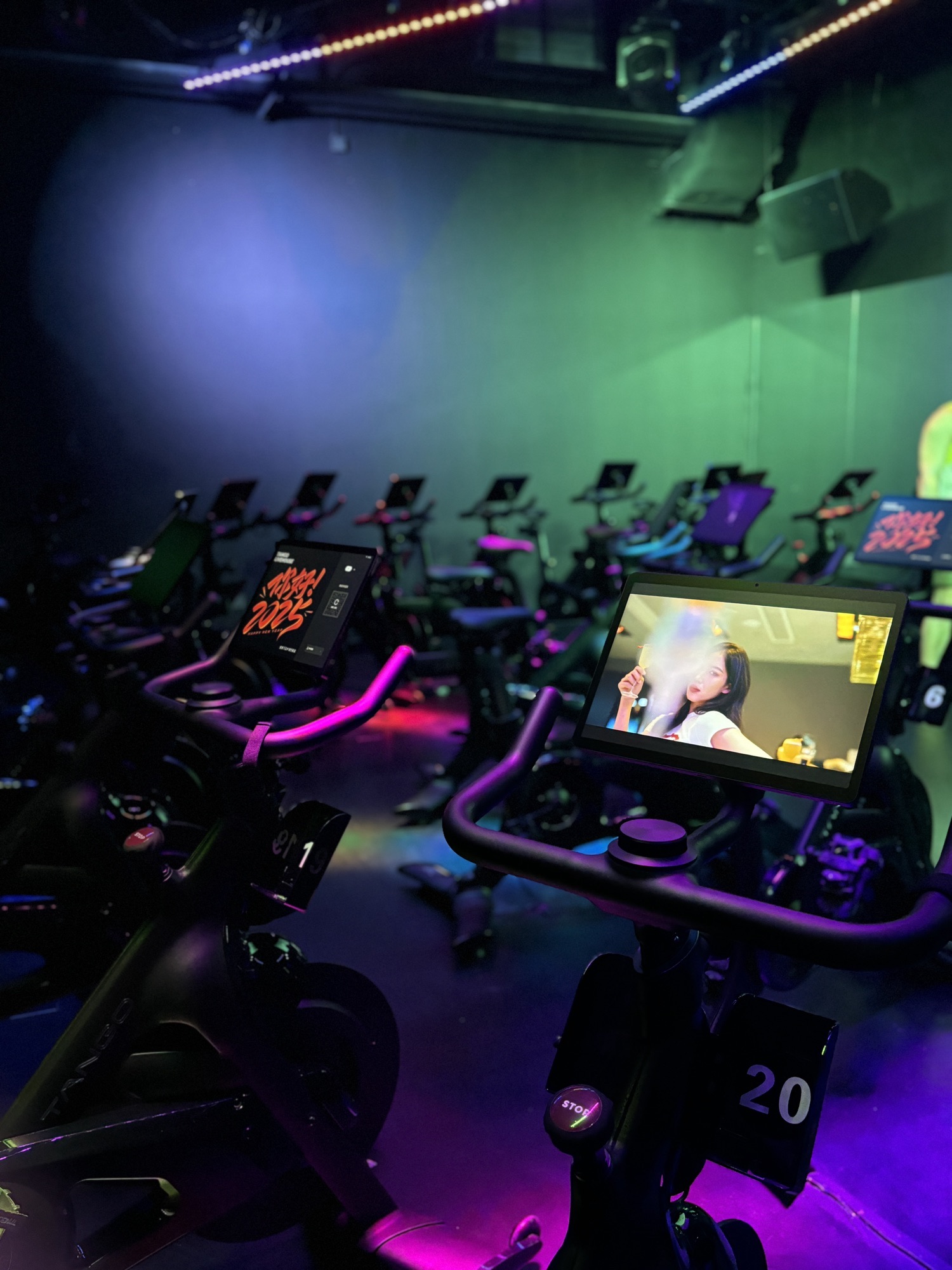 场地封面-TANGO LIVEHOUSE(漕河泾印象城店)