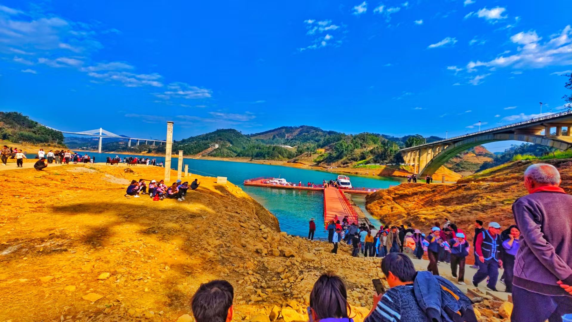 西林县万峰湖旅游度假区旅行图片 1