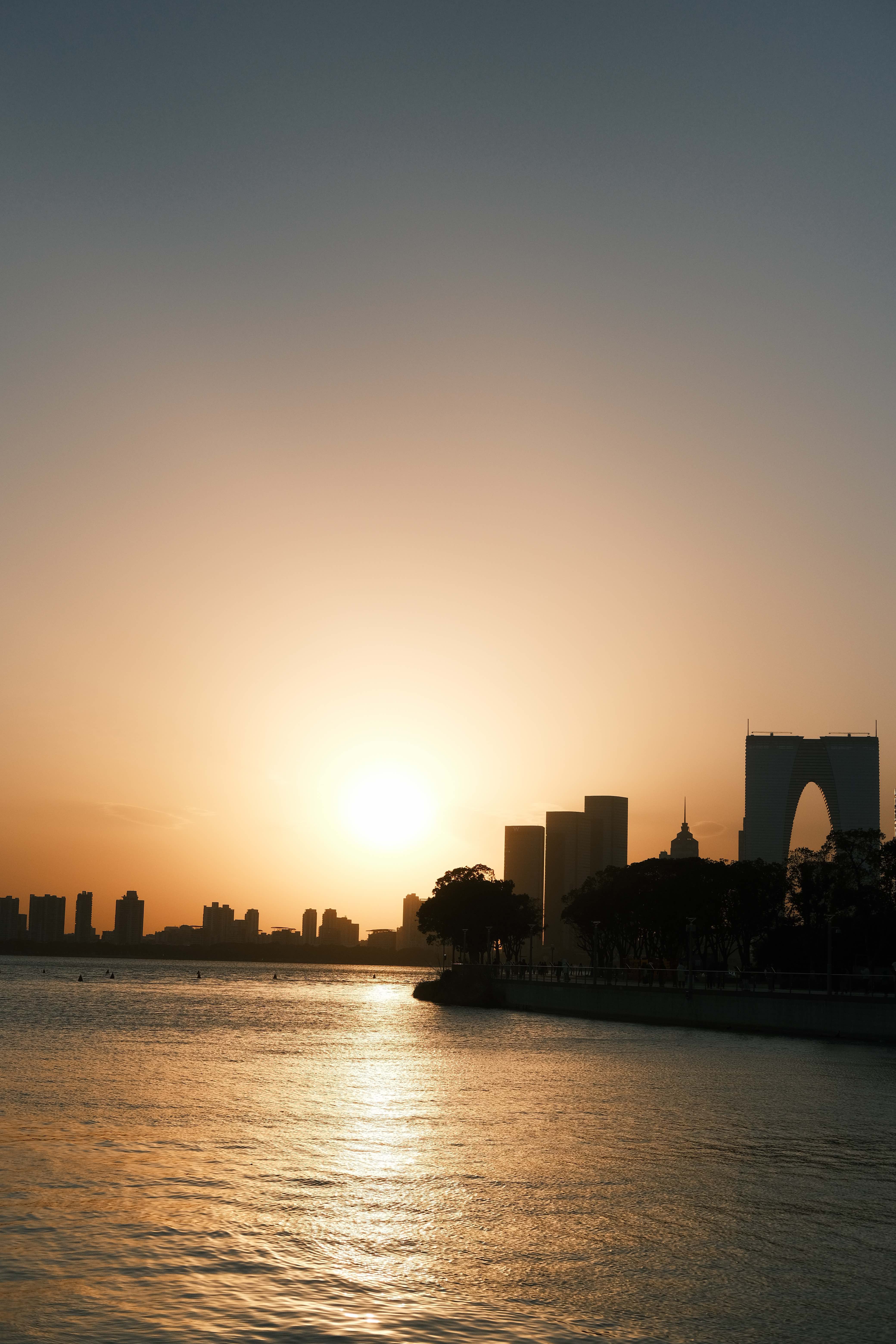 金鸡湖景区-入戏雕塑(大相框)旅行图片 1