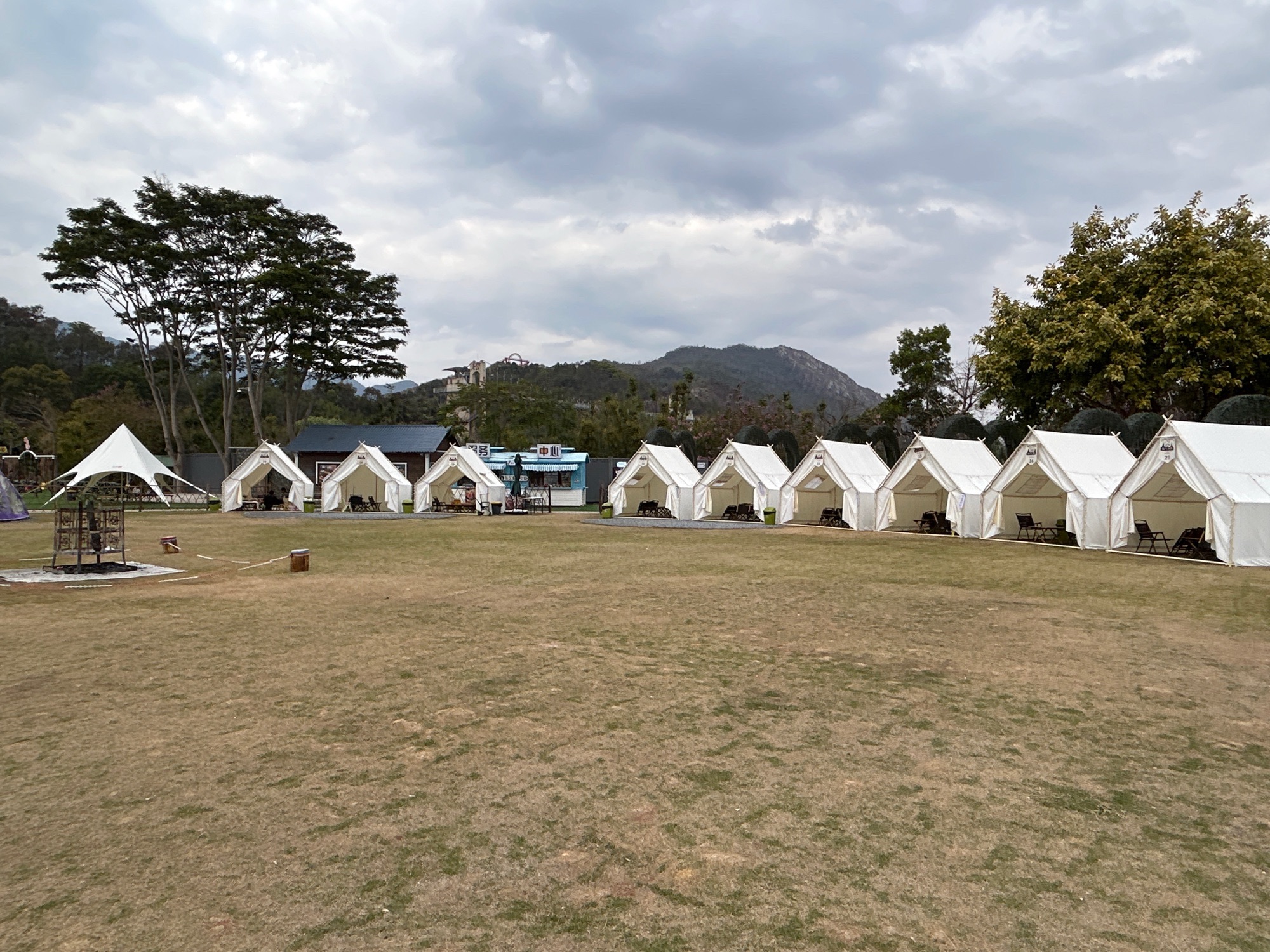 麓野星空露营地