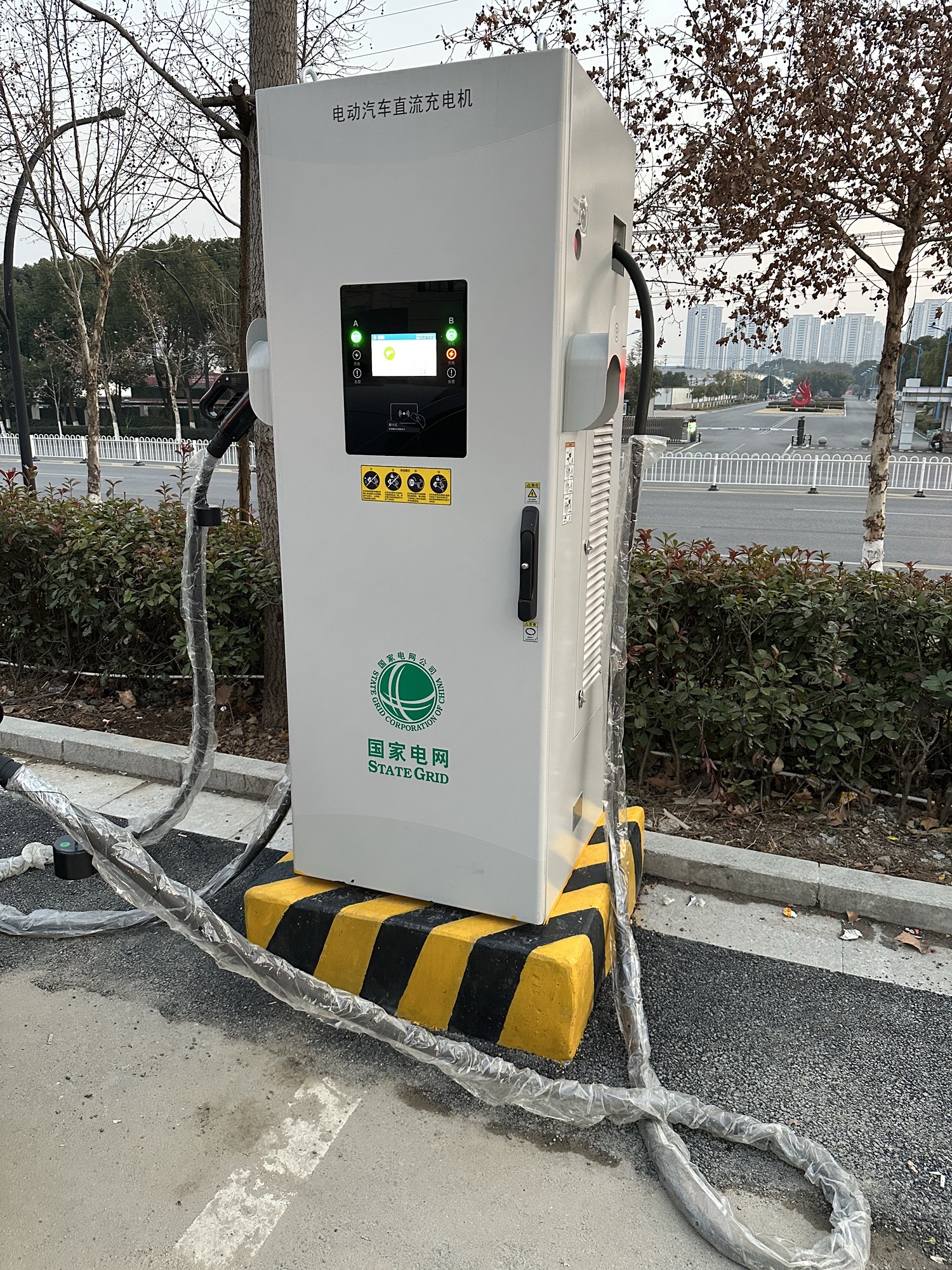 国家电网汽车充电站(安徽省六安市金安区新锦成开元名都酒店东侧停车场充电站)