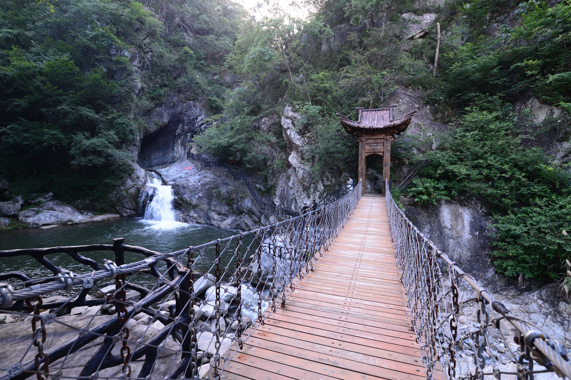 大别山南武当旅游区-龙潭河谷