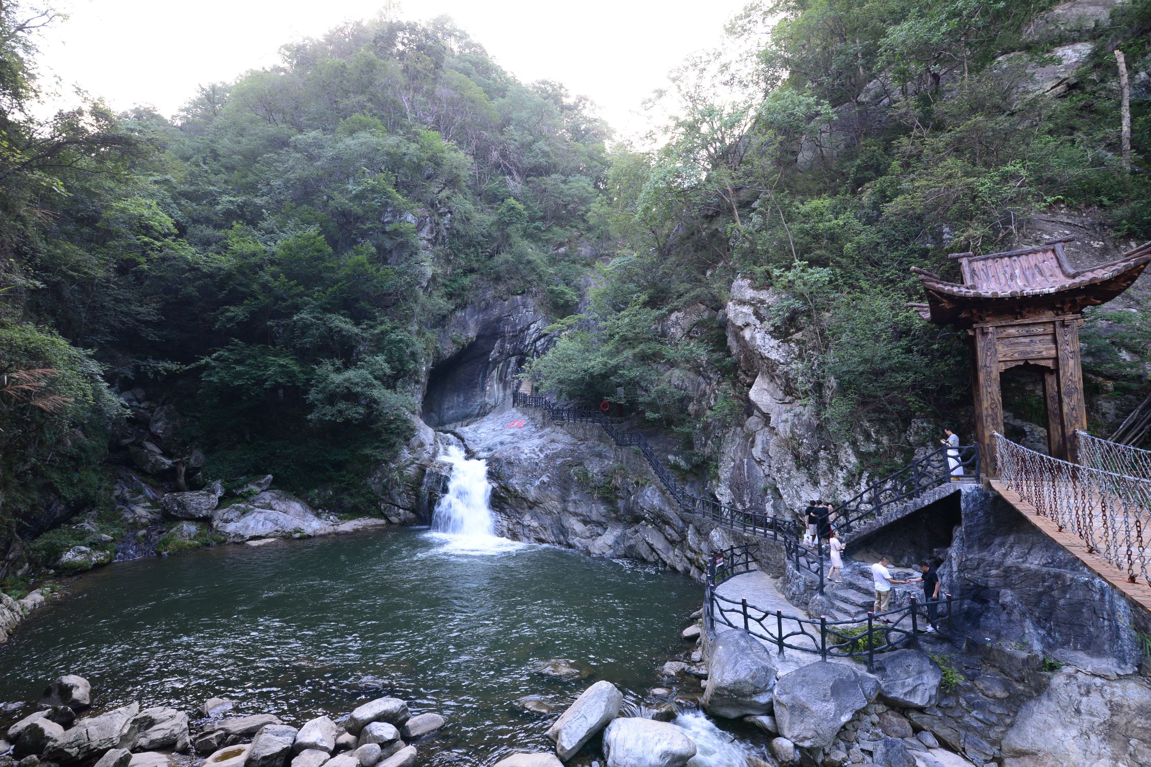 大别山南武当旅游区-龙潭河谷