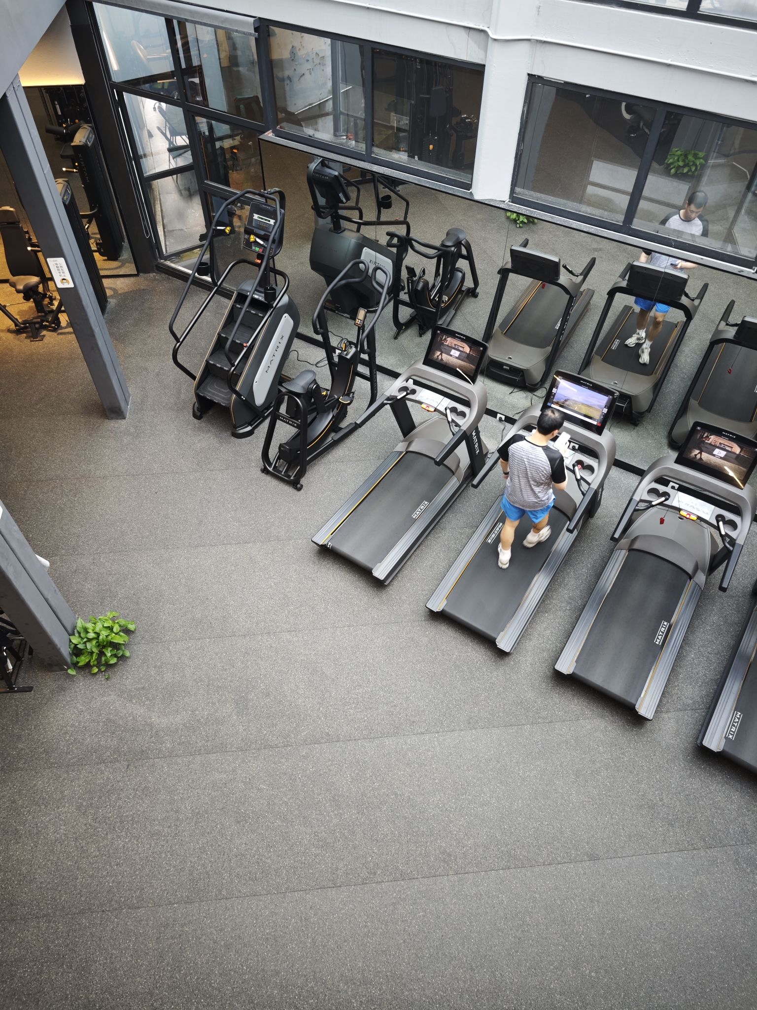 场地封面-CF FitPark综合运动中心