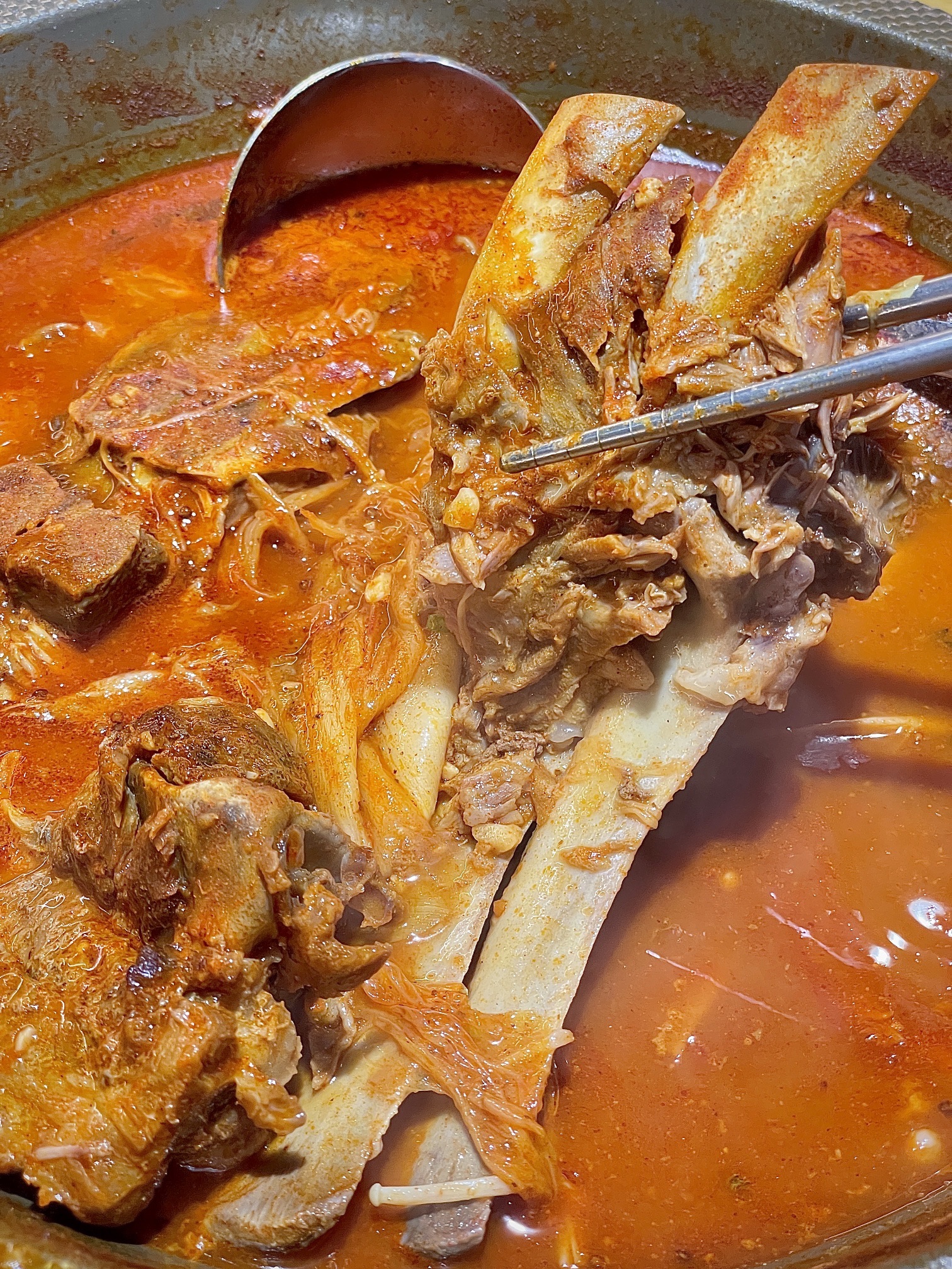 喇喇排骨火锅·传统韩式脊骨汤(和平里店) - 北新桥街道便民圈栖邻生活圈餐饮服务服务点实景照片