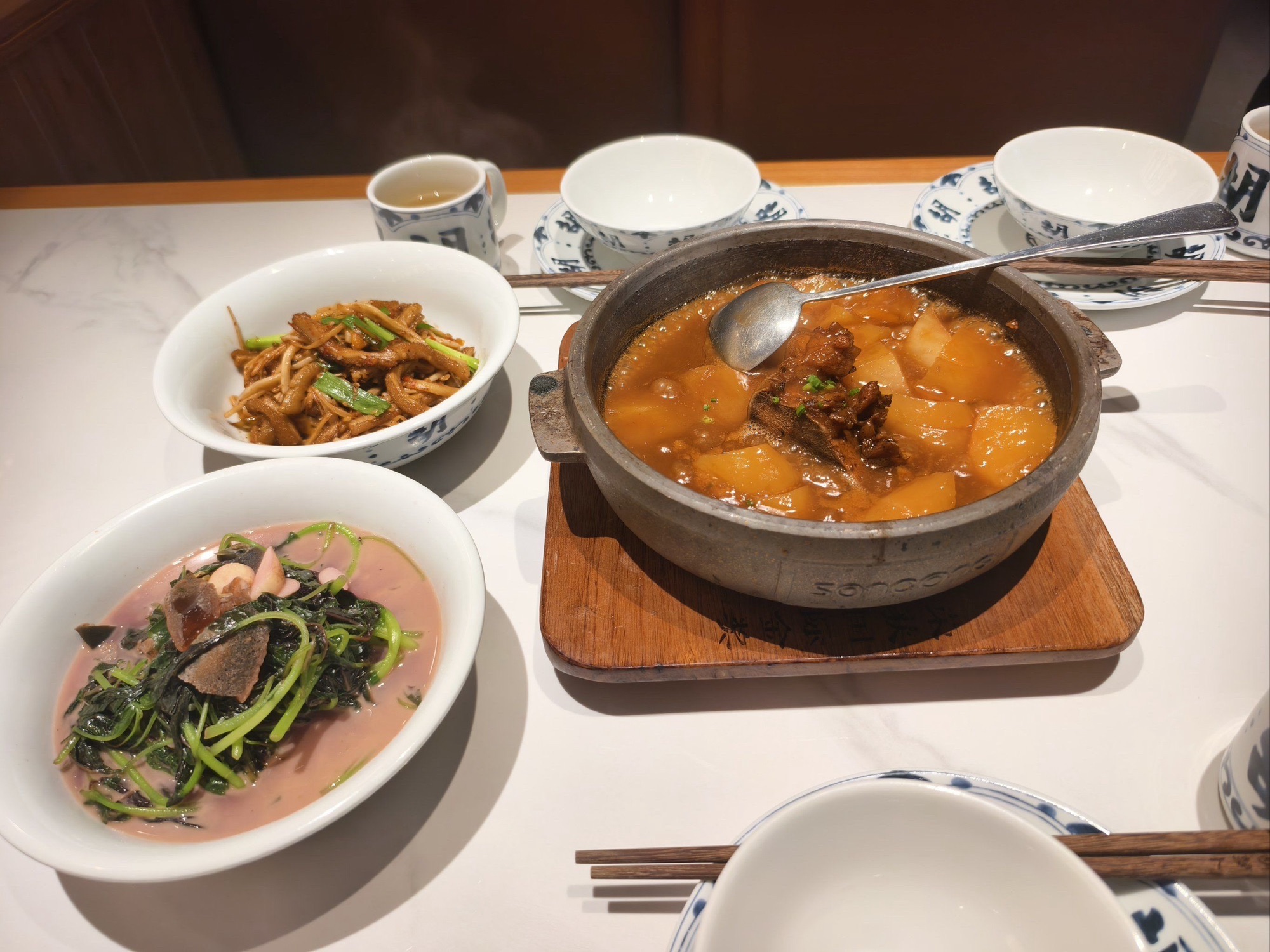 胡萝卜金奖湘菜(高桥店)