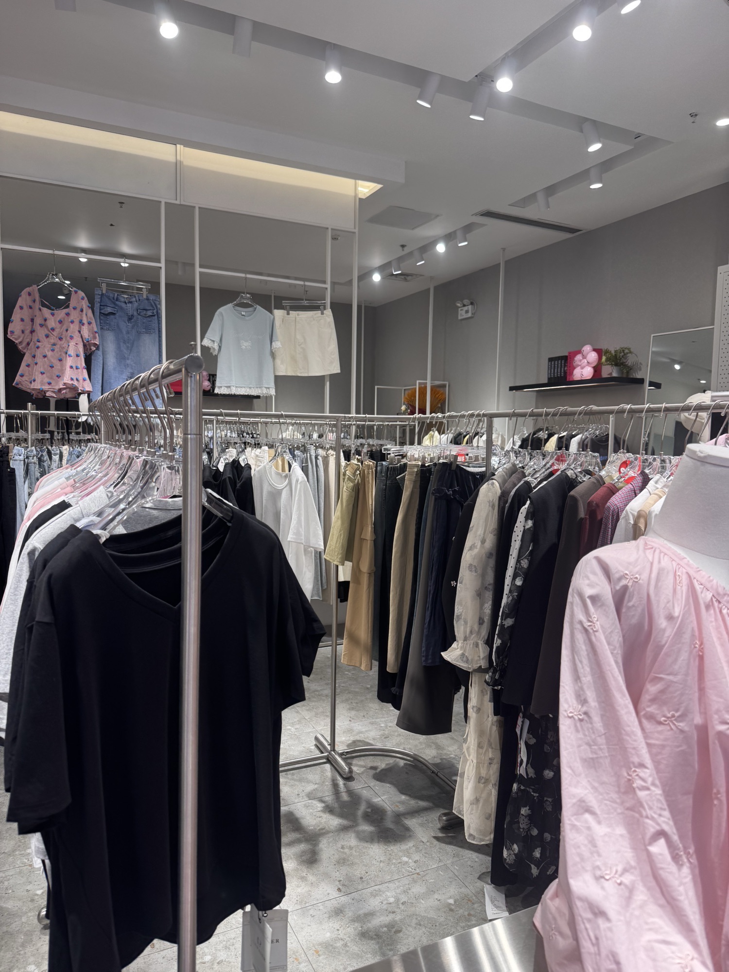 乐派儿大码女装(天津滨海万达店)