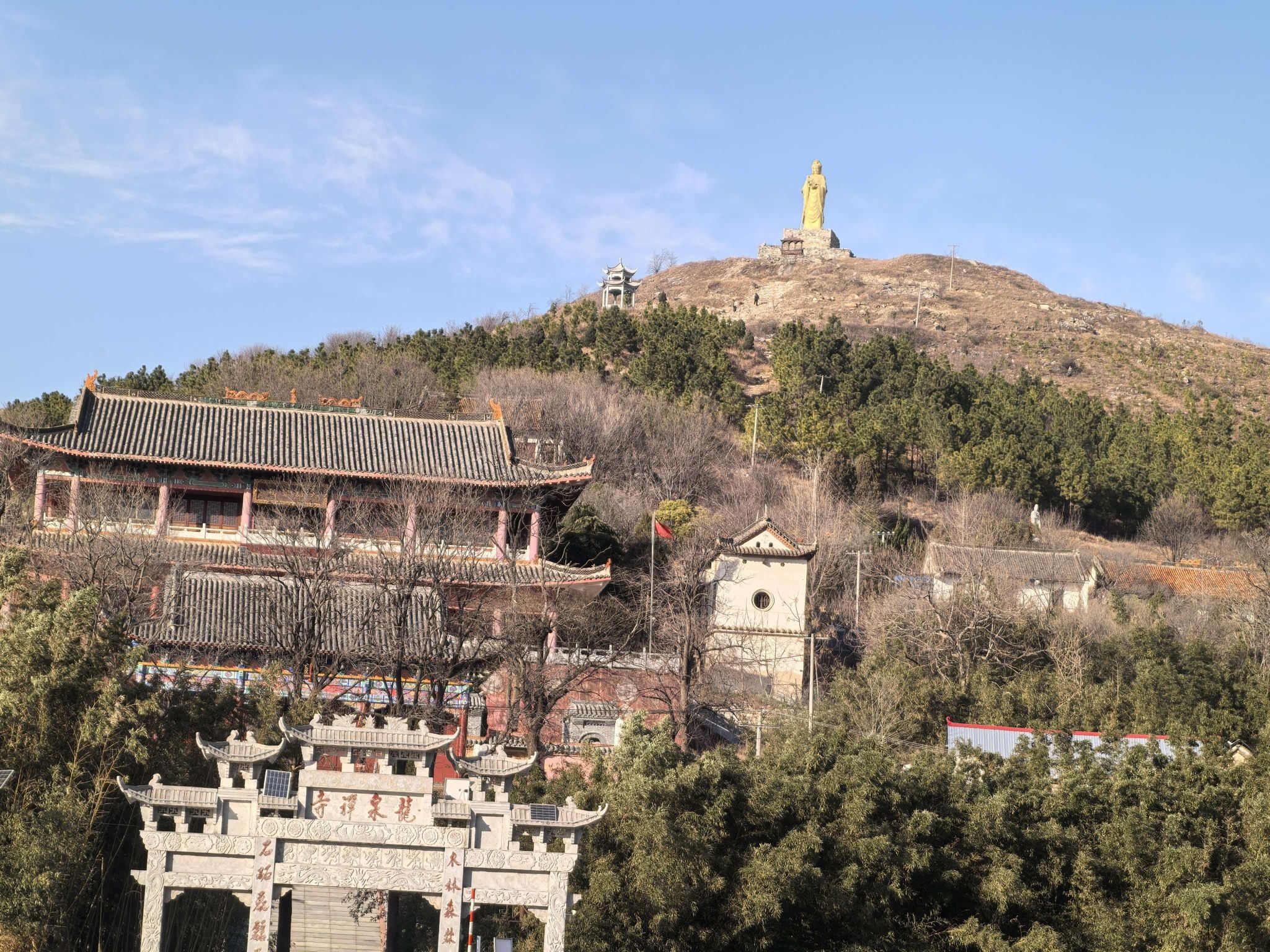龙泉禅寺后山顶观音像实景照片
