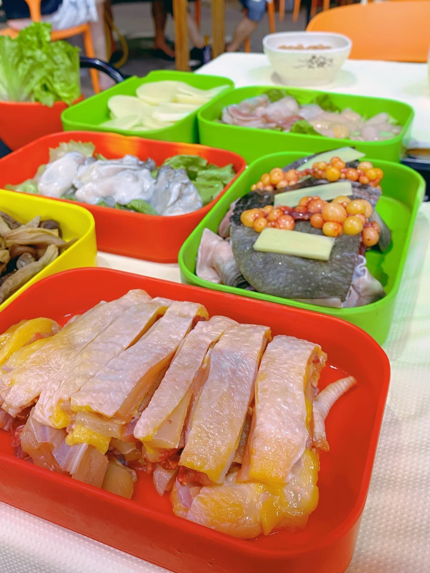 鼎纪甲鱼鸡子牛鞭煲(东方店)