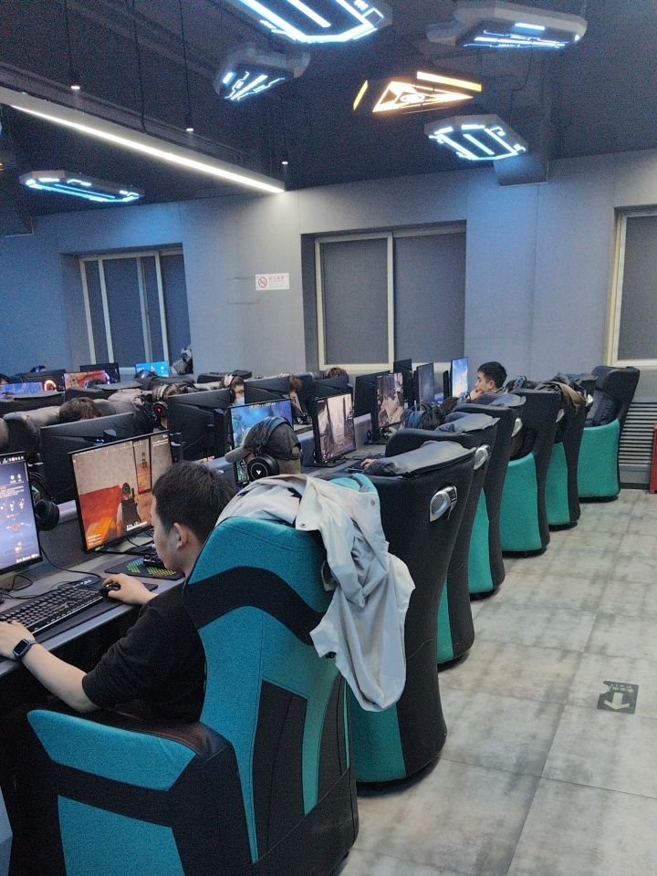 波点网吧(林业大学店)