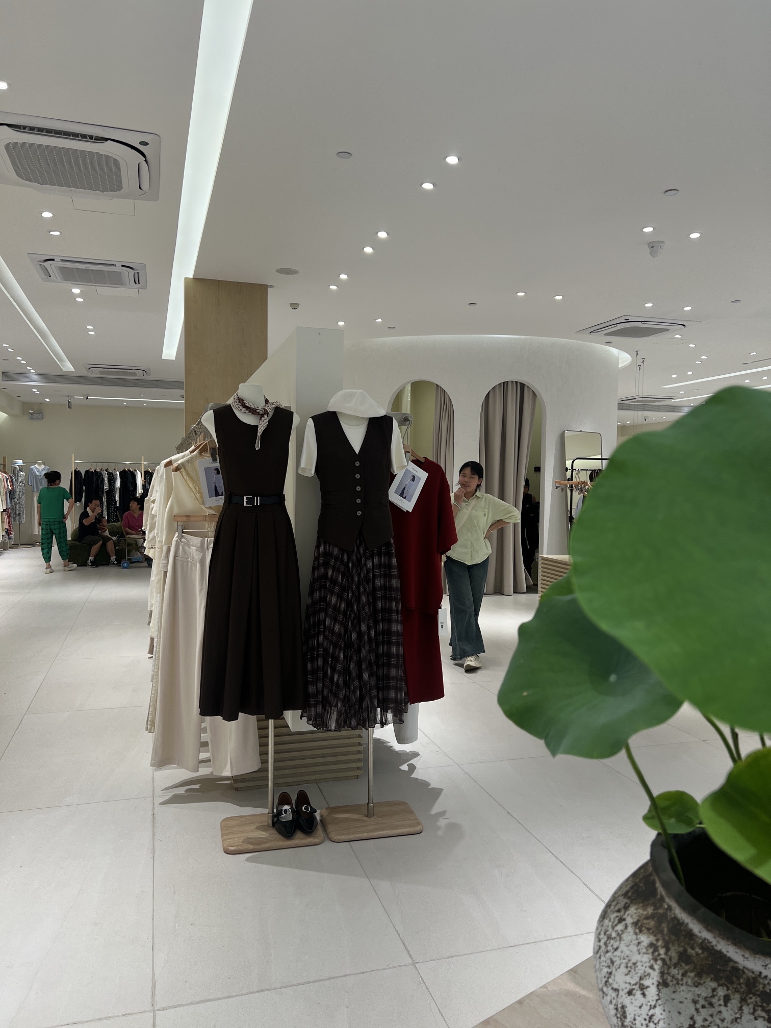 广州市天河区晴碧琳服装店