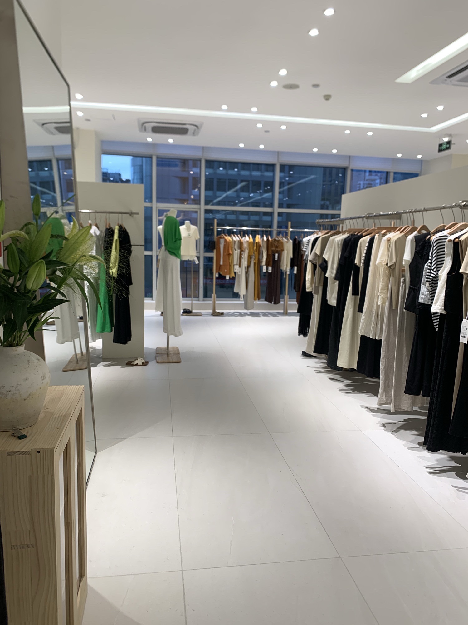 广州市天河区晴碧琳服装店