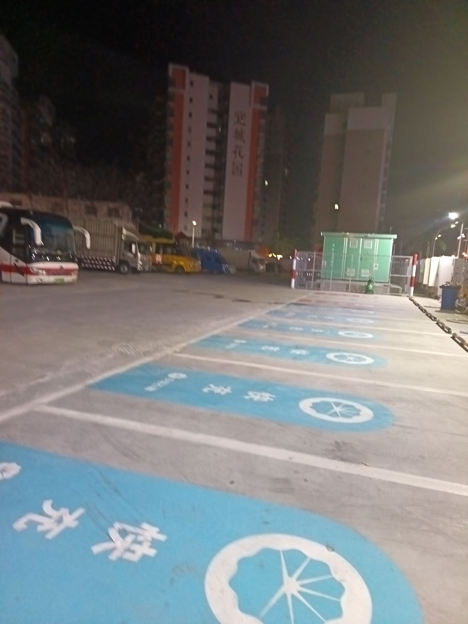 昆仑网电汽车充电站(中国石油清远明霞大道充电站)