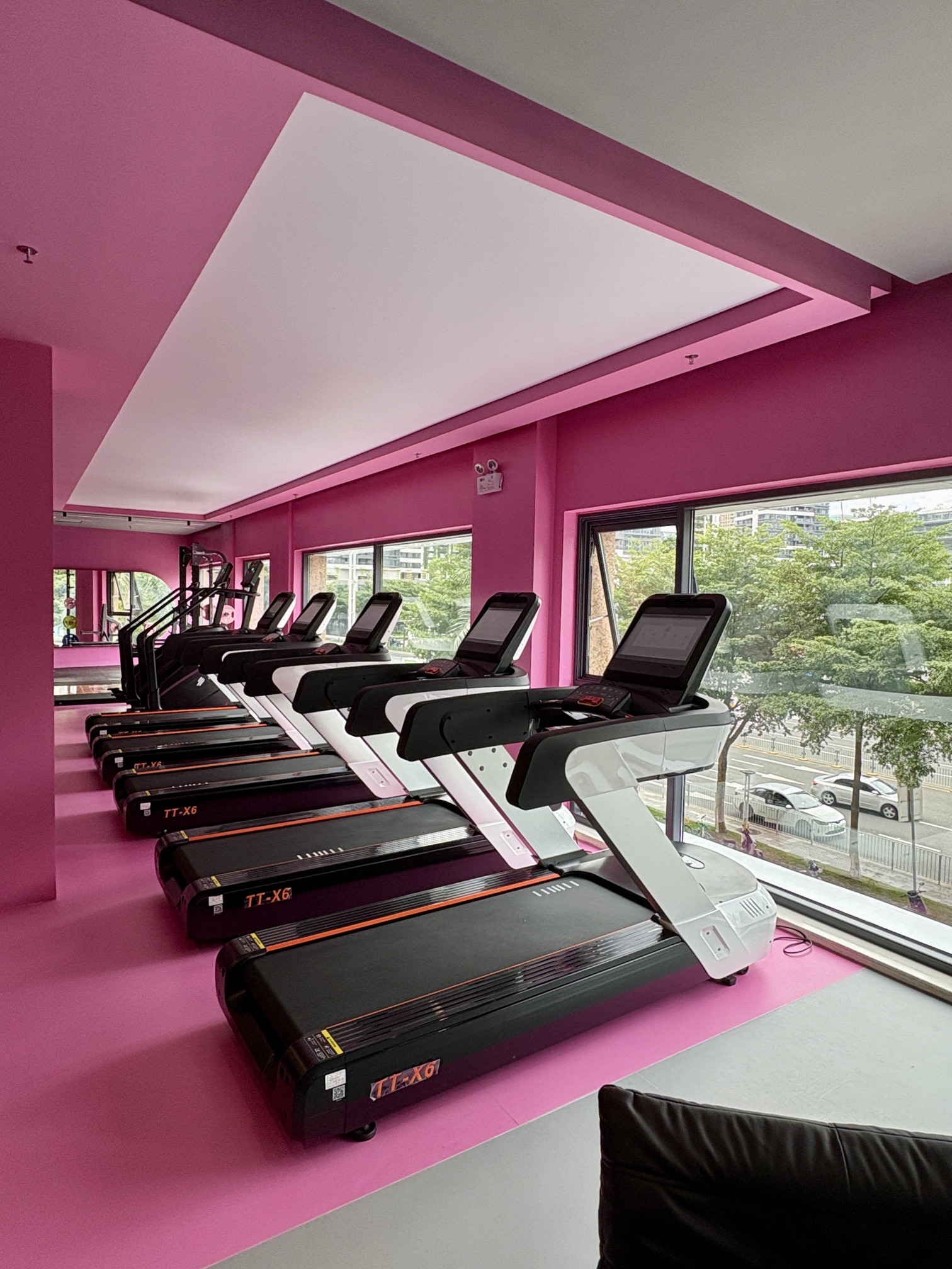 场地封面-DRY GYM女子健身中心