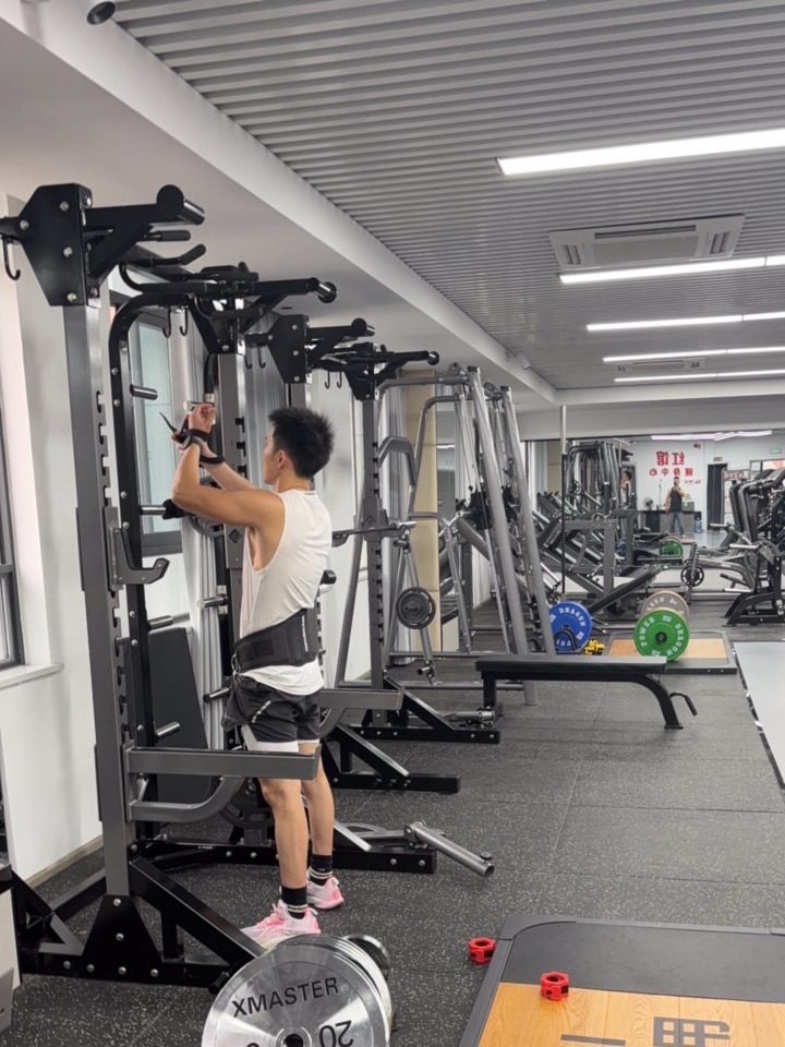 嘉陵健身红馆(嘉陵广场店)